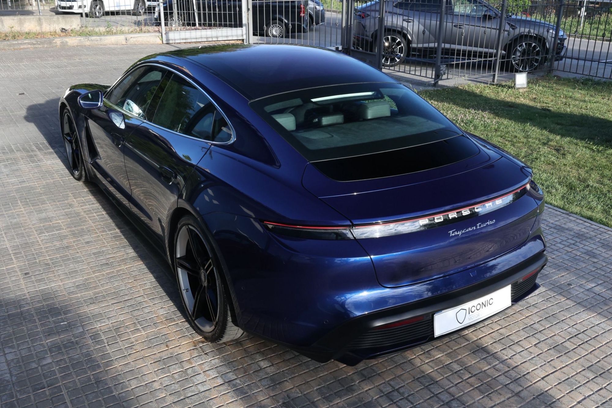 PORSCHE TAYCAN TURBO 