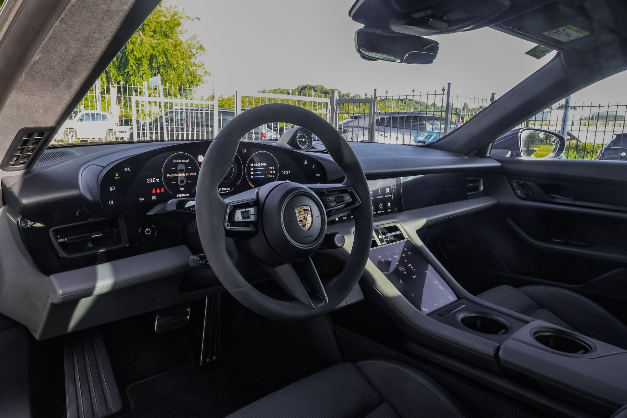 PORSCHE TAYCAN TURBO 