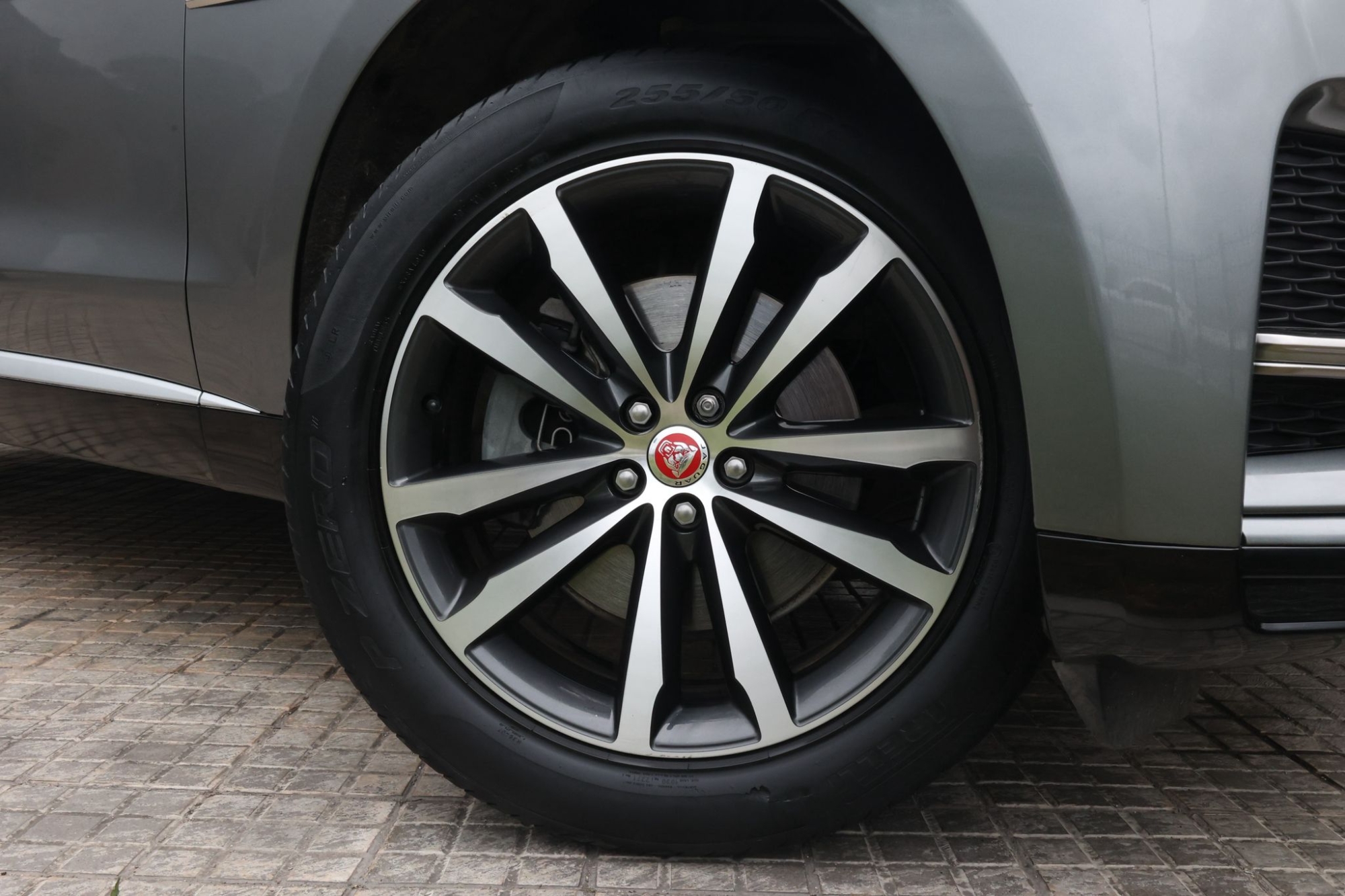 JAGUAR F-PACE D200 MHEV