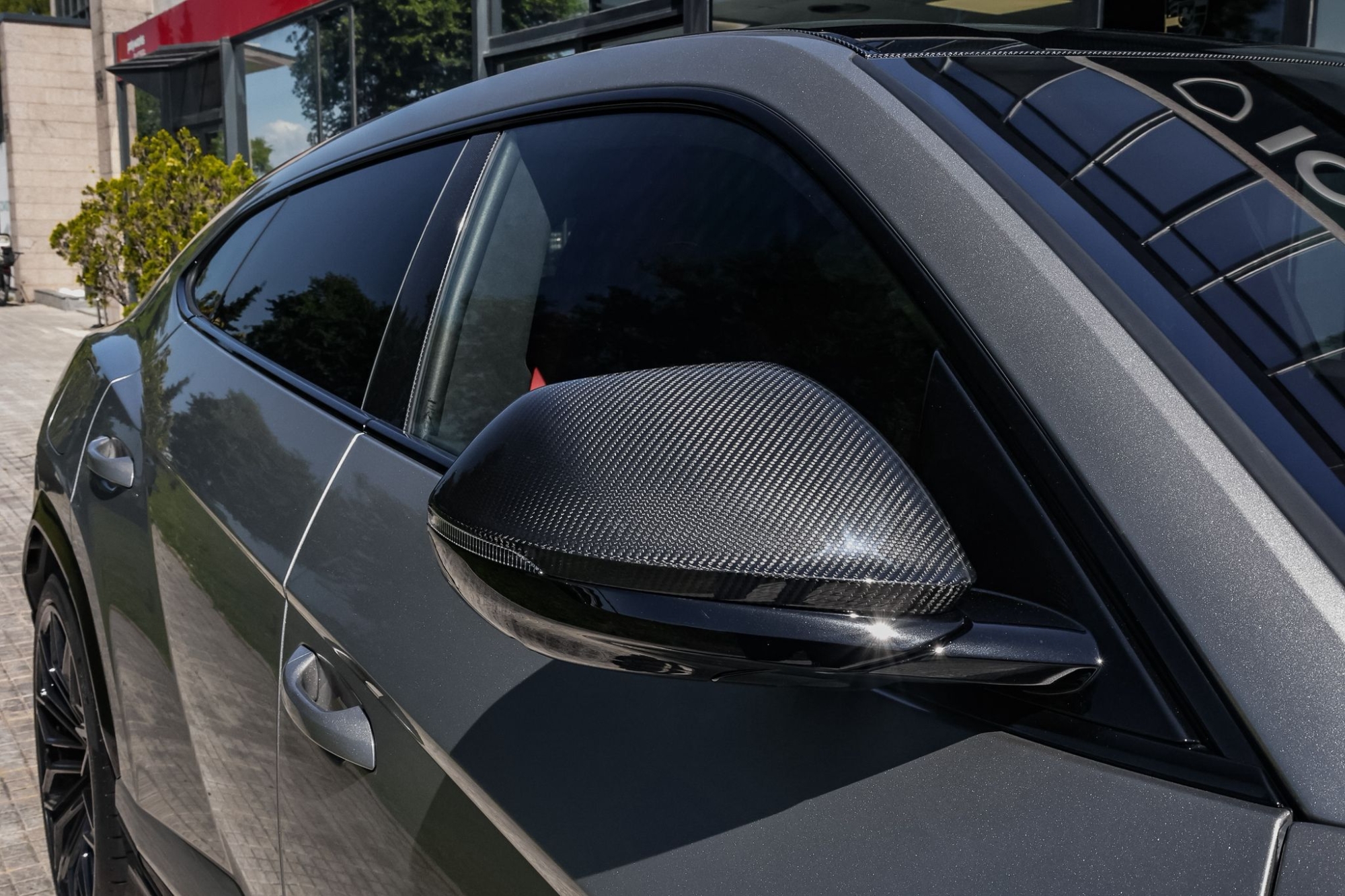 LAMBORGHINI URUS SE NUEVO