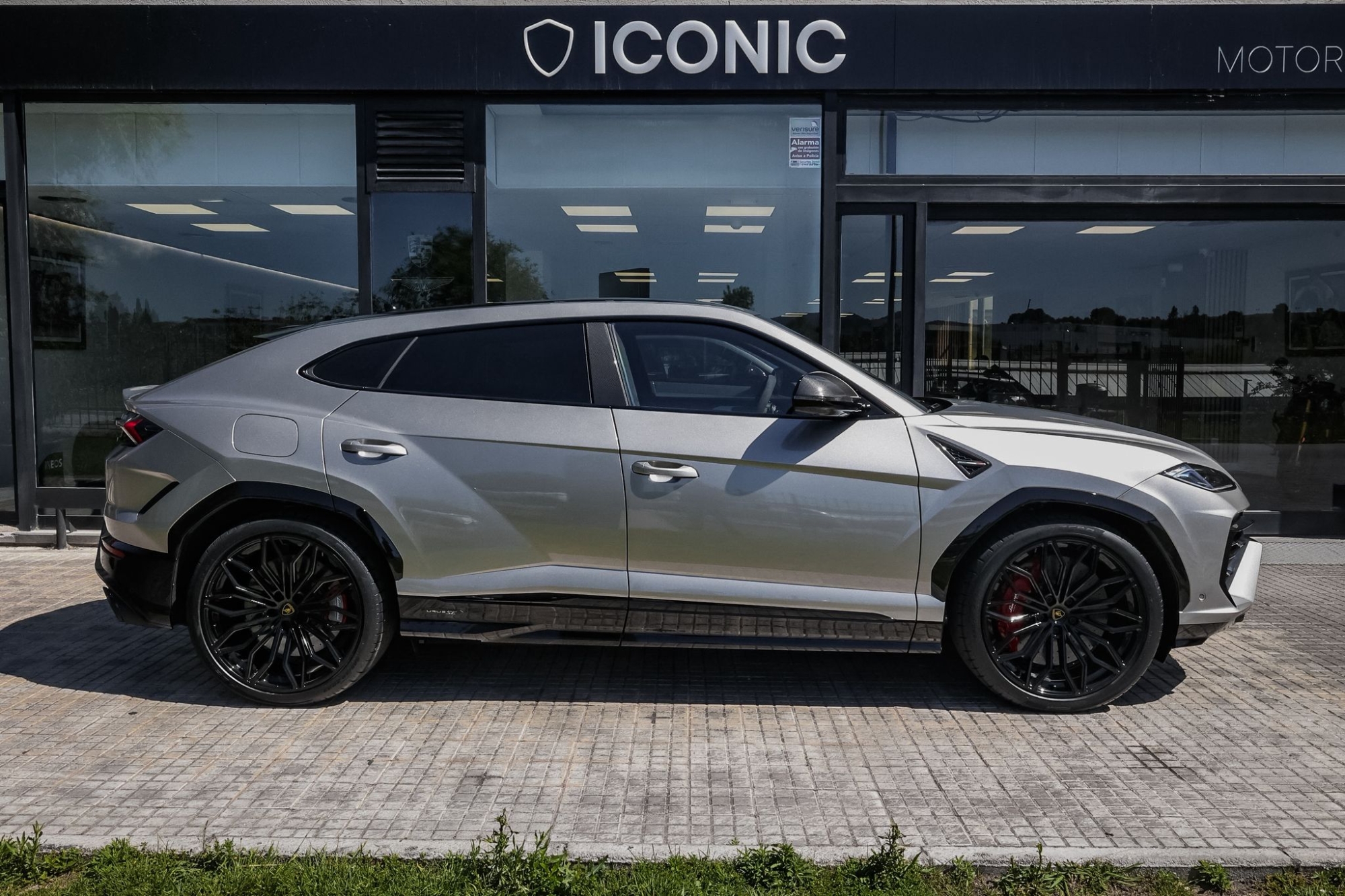 LAMBORGHINI URUS SE NUEVO