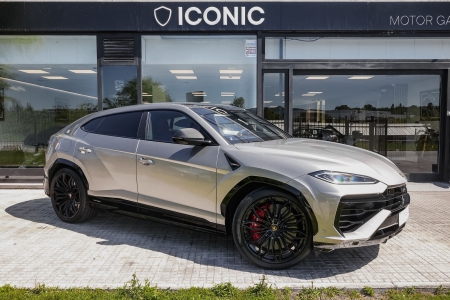 LAMBORGHINI URUS SE NUEVO