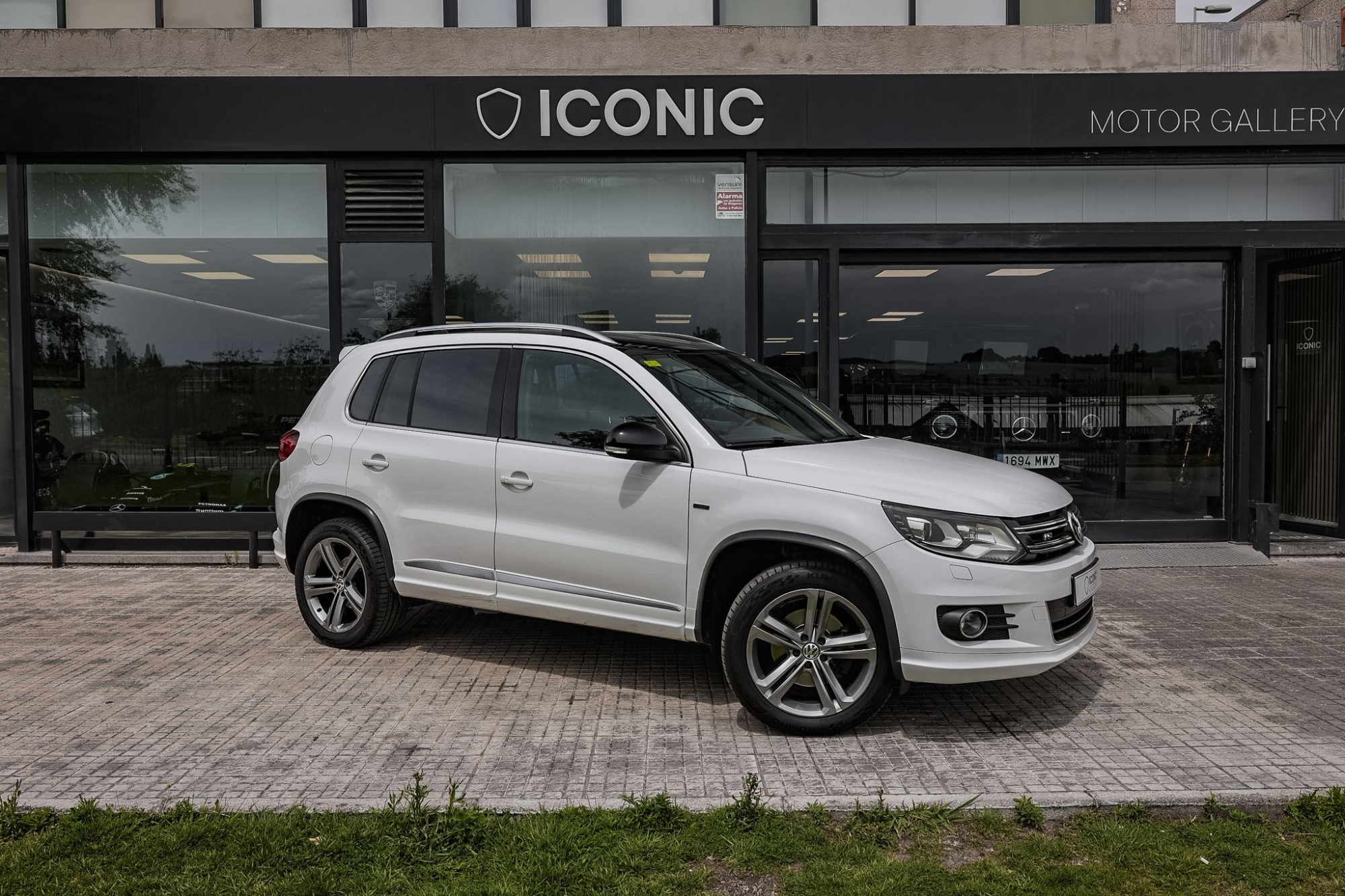 VOLKSWAGEN TIGUAN R-LINE CITYSCAPE