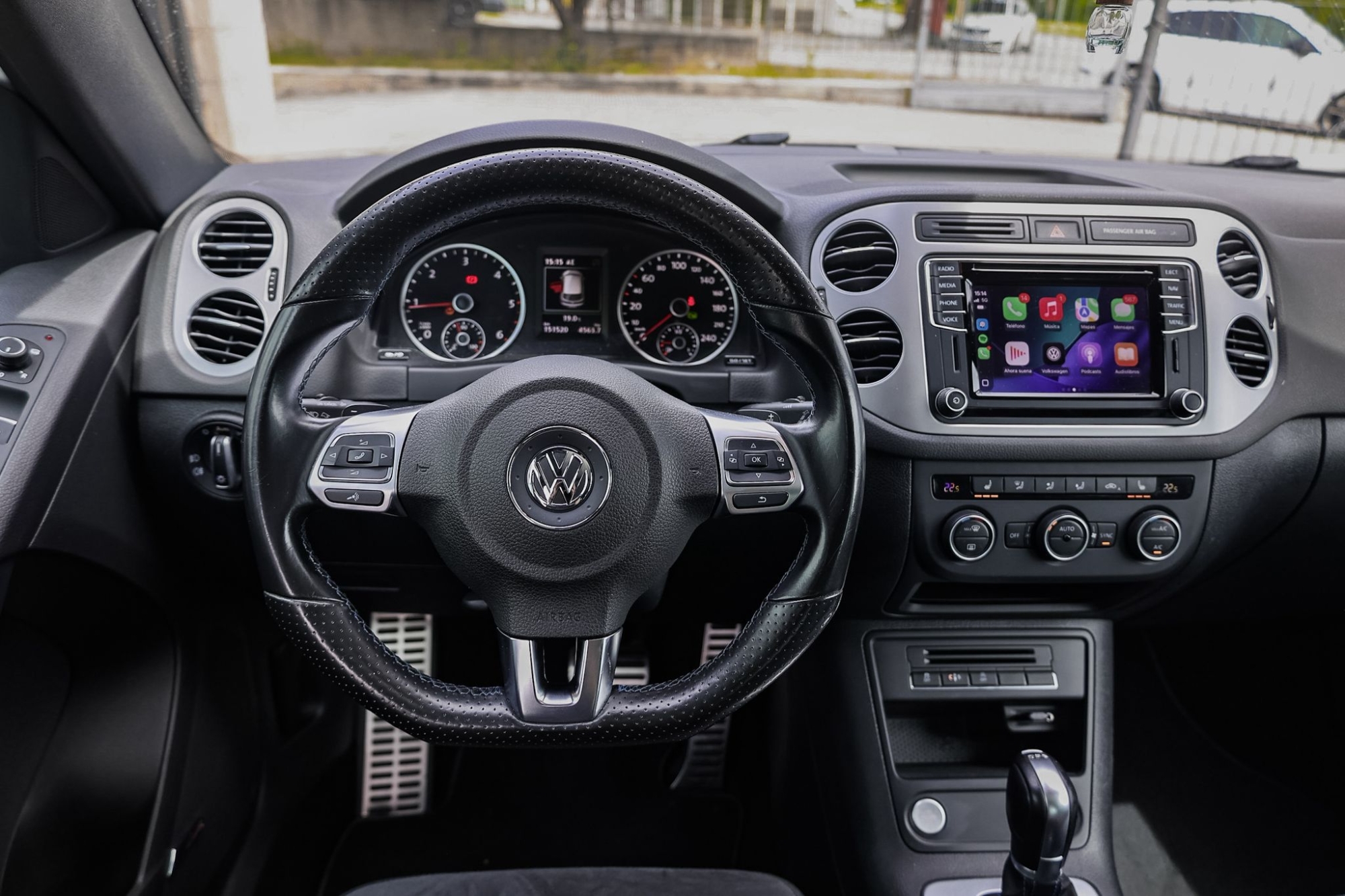 VOLKSWAGEN TIGUAN R-LINE CITYSCAPE