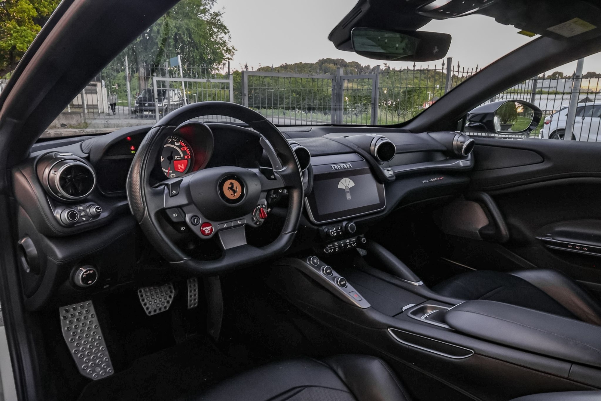 FERRARI GTC4 LUSSO V12