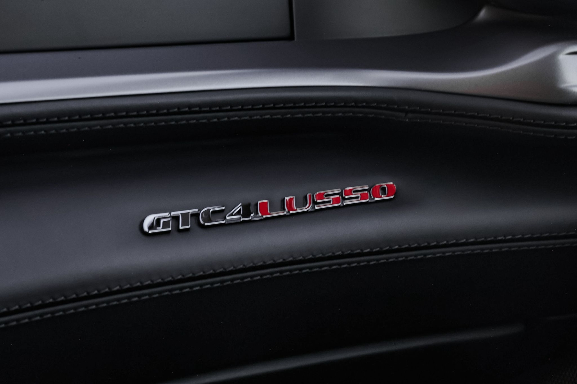 FERRARI GTC4 LUSSO V12