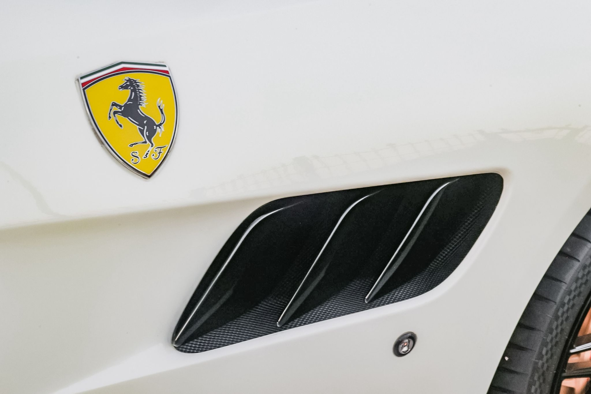FERRARI GTC4 LUSSO V12