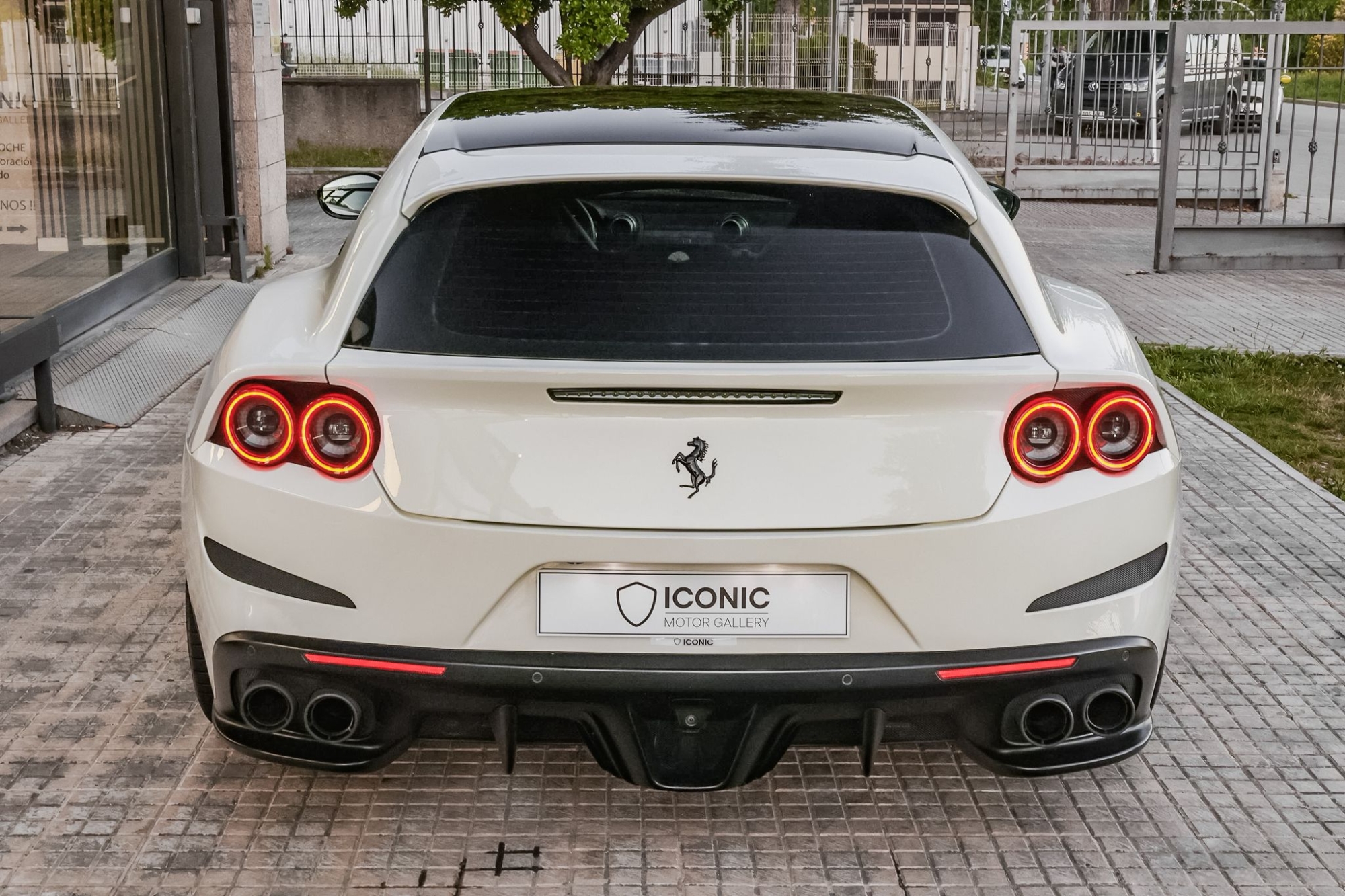 FERRARI GTC4 LUSSO V12