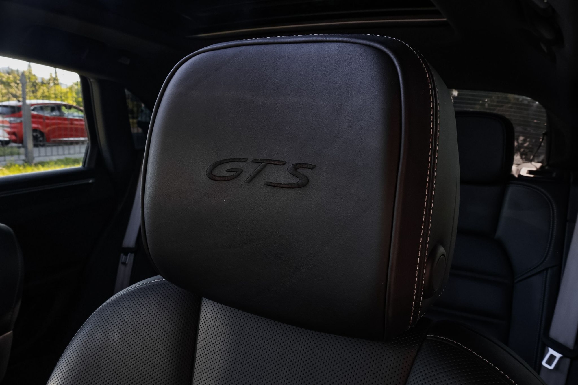 PORSCHE MACAN GTS