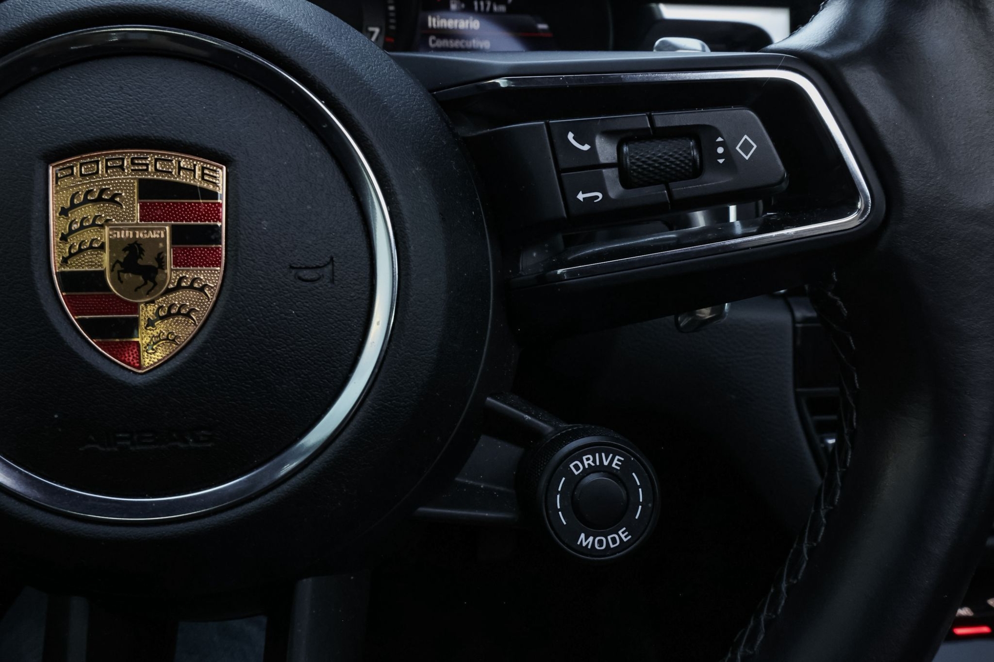 PORSCHE MACAN GTS