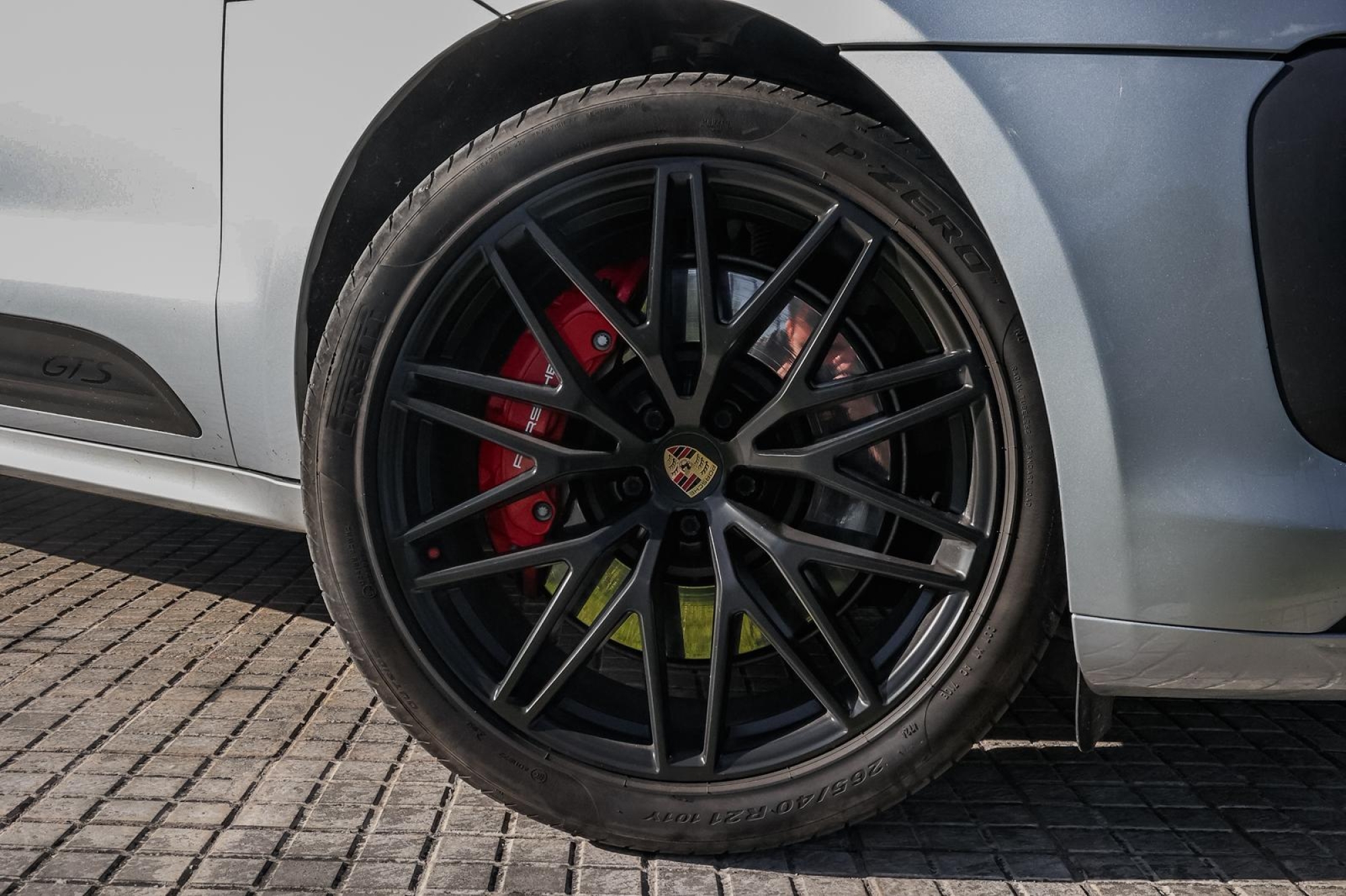 PORSCHE MACAN GTS