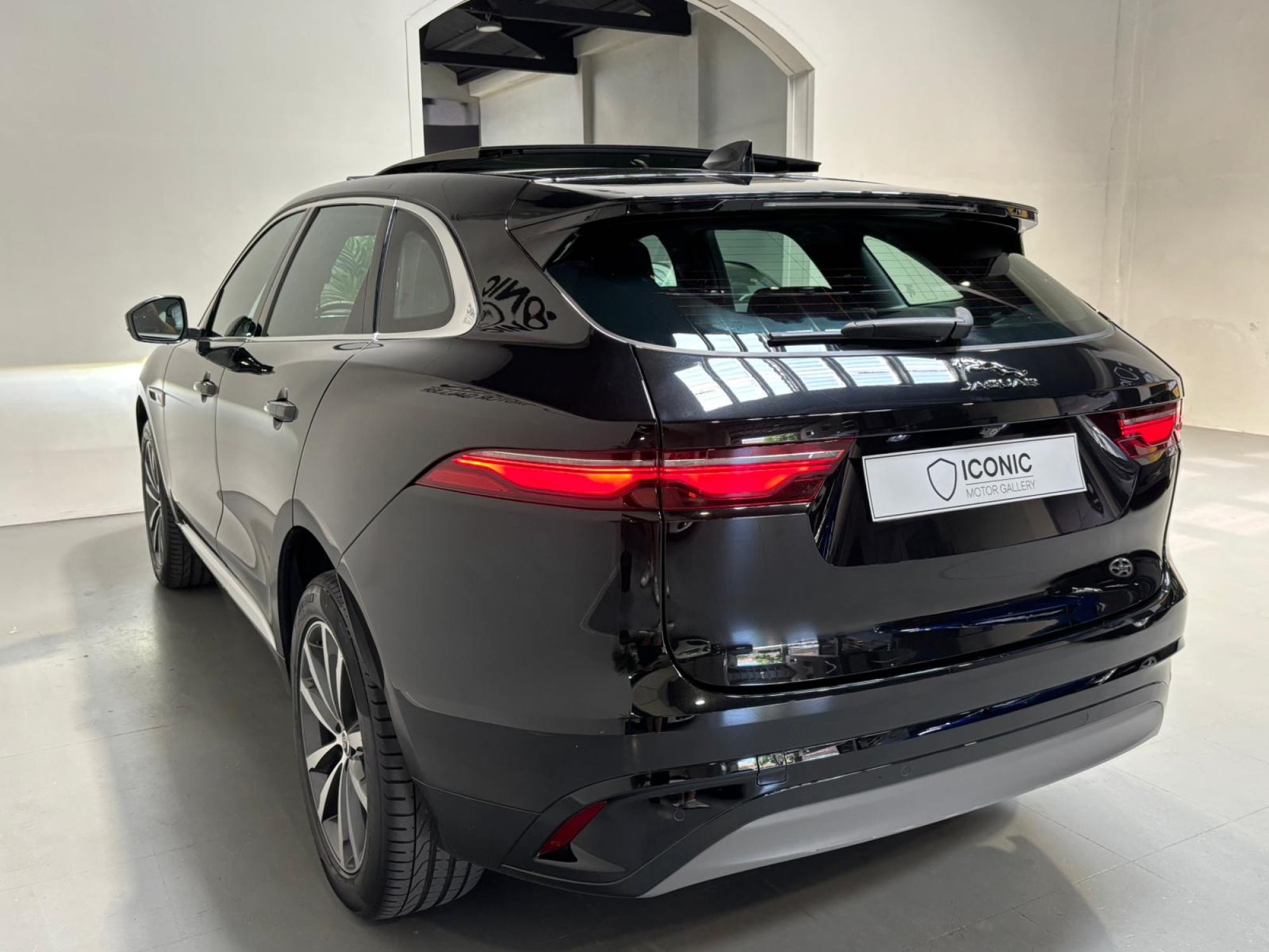 JAGUAR F-PACE 2.0D I4 204PS AWD AUTO MHEV RDynamic S