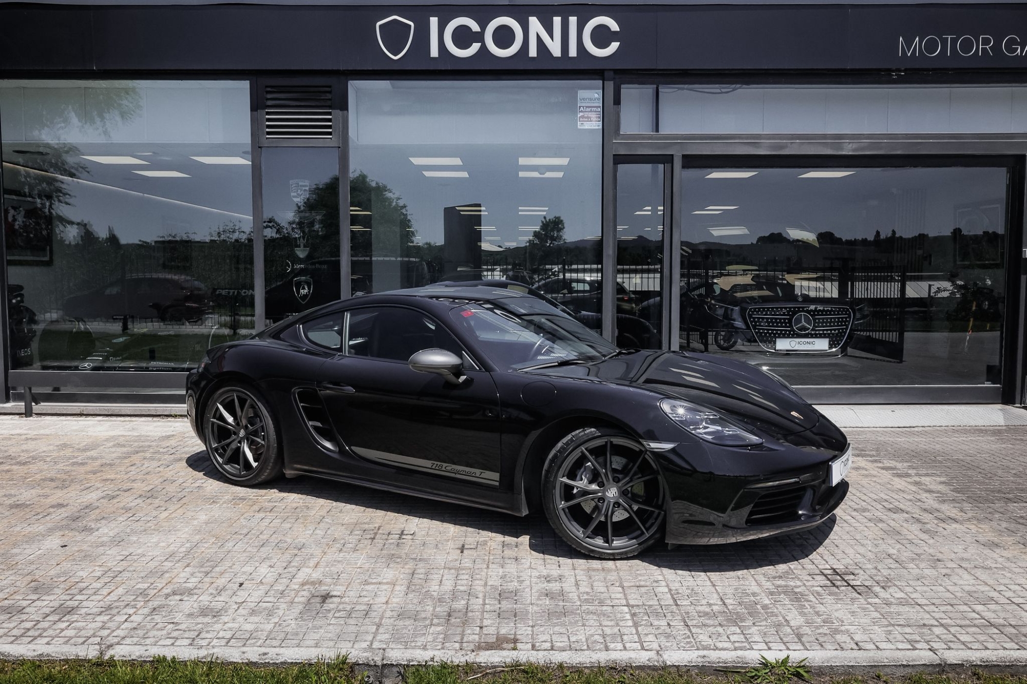 PORSCHE 718 CAYMAN T