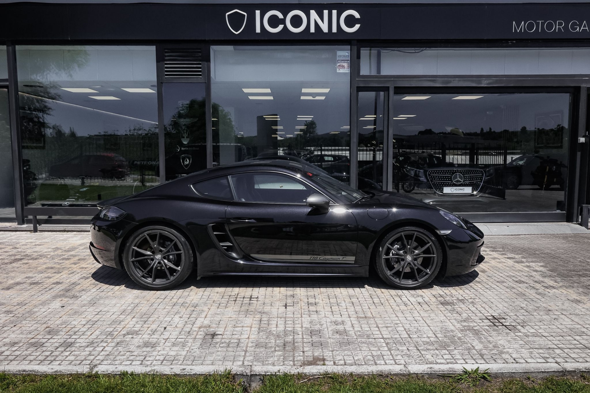 PORSCHE 718 CAYMAN T