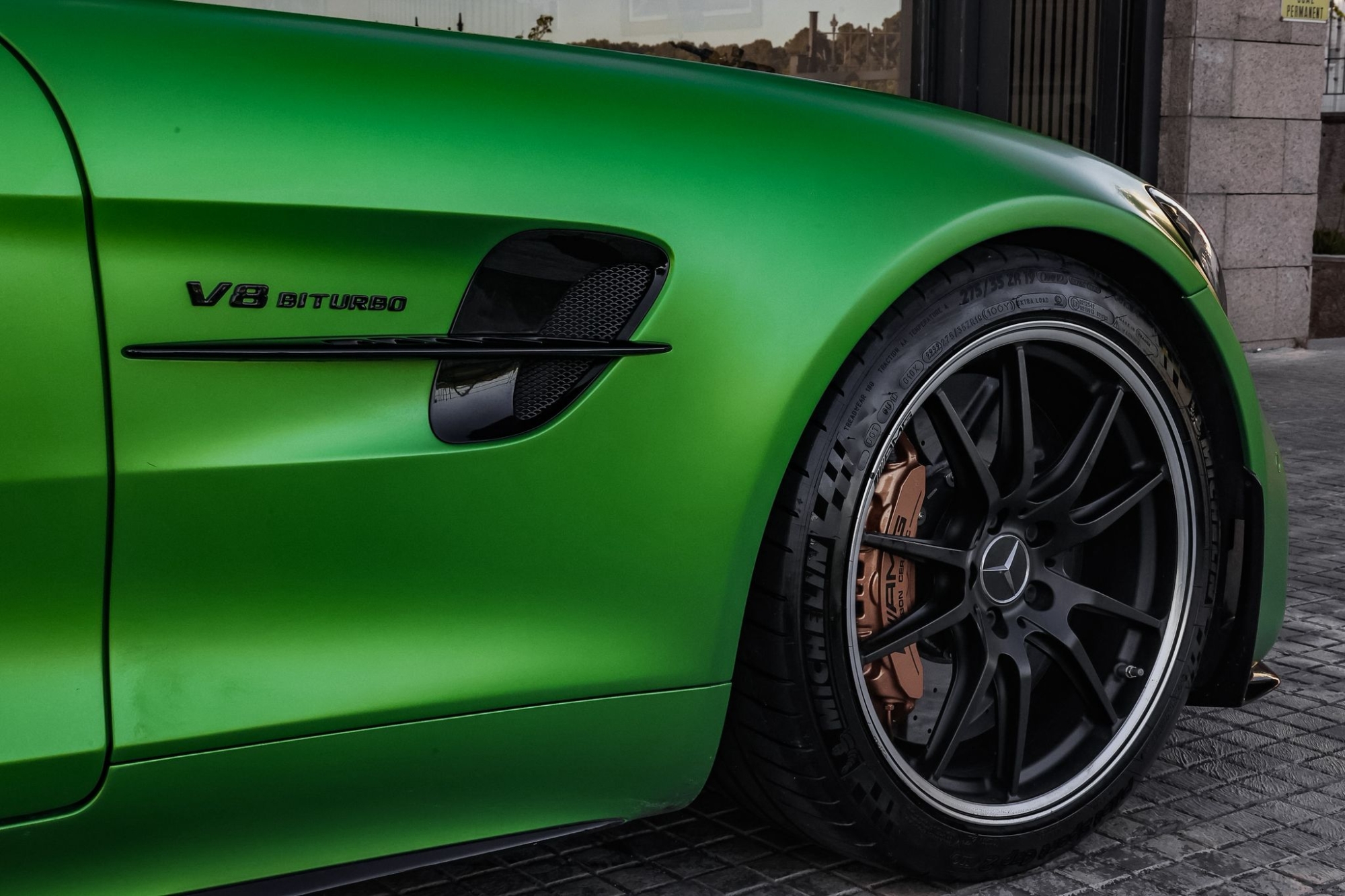 MERCEDES-BENZ AMG GT-R COUPÉ 