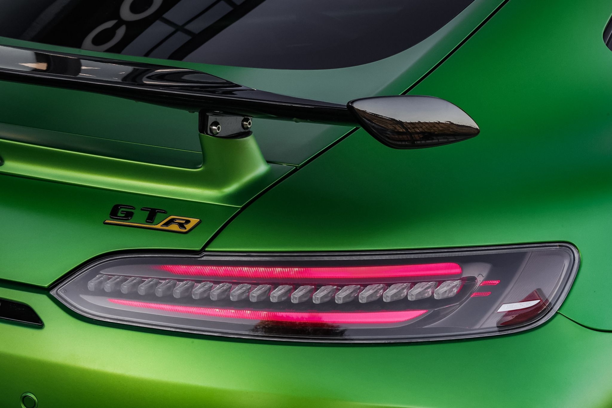 MERCEDES-BENZ AMG GT-R COUPÉ 