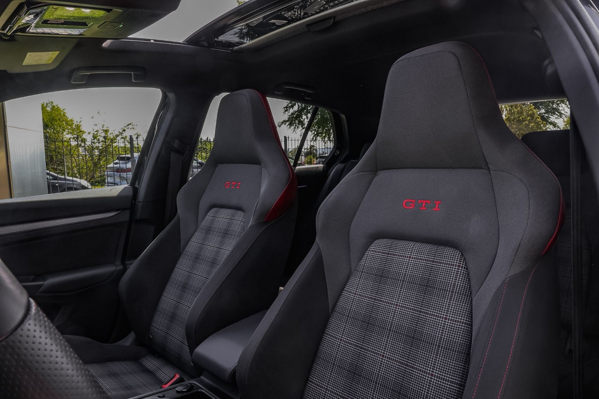 VOLKSWAGEN GOLF GTI 8.5