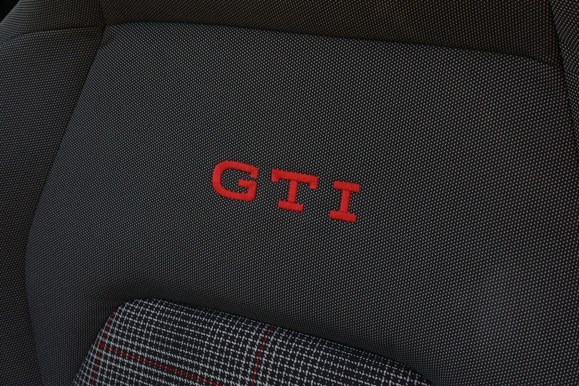 VOLKSWAGEN GOLF GTI 8.5