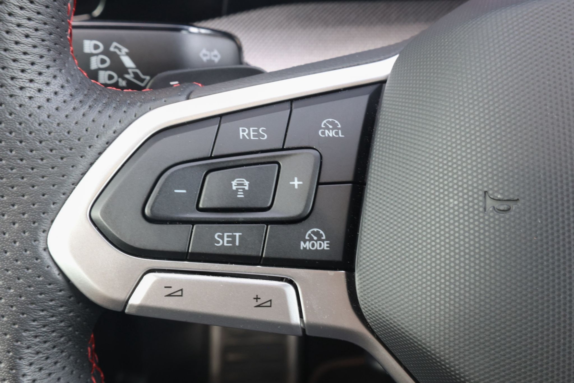 VOLKSWAGEN GOLF GTI 8.5