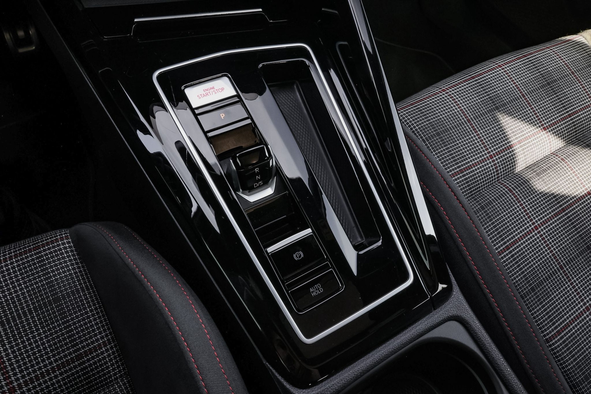 VOLKSWAGEN GOLF GTI 8.5