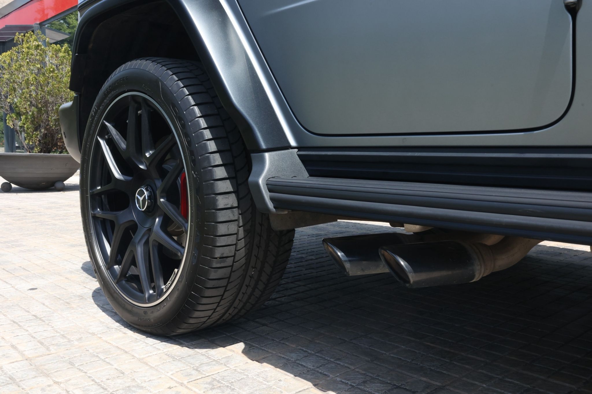 MERCEDES-BENZ AMG G63