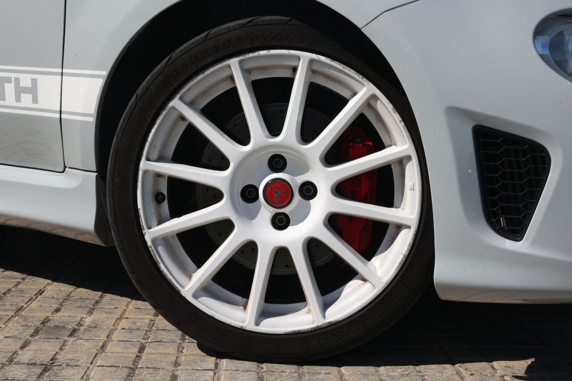 ABARTH 695 ESSEESSE