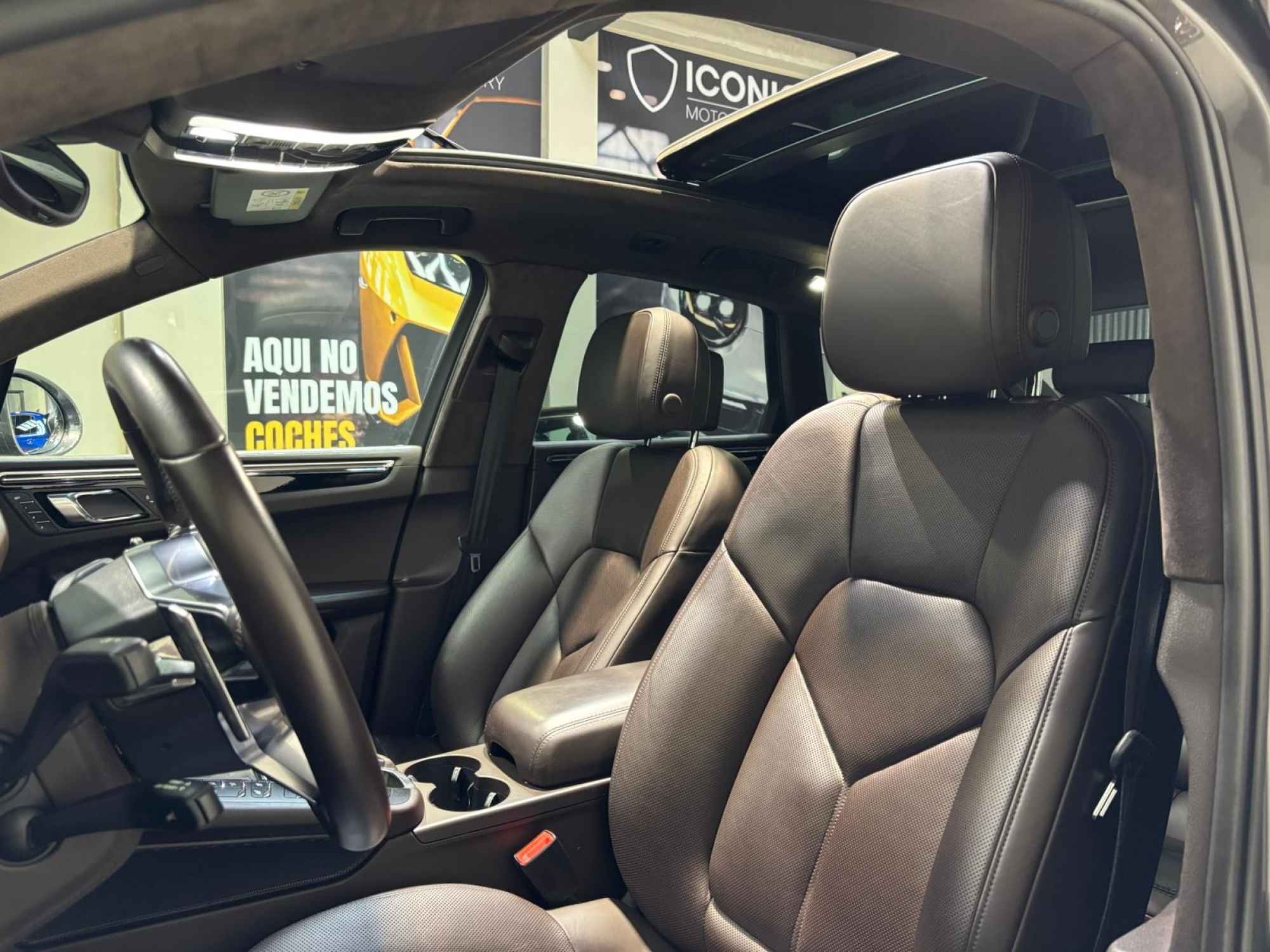 PORSCHE MACAN TURBO