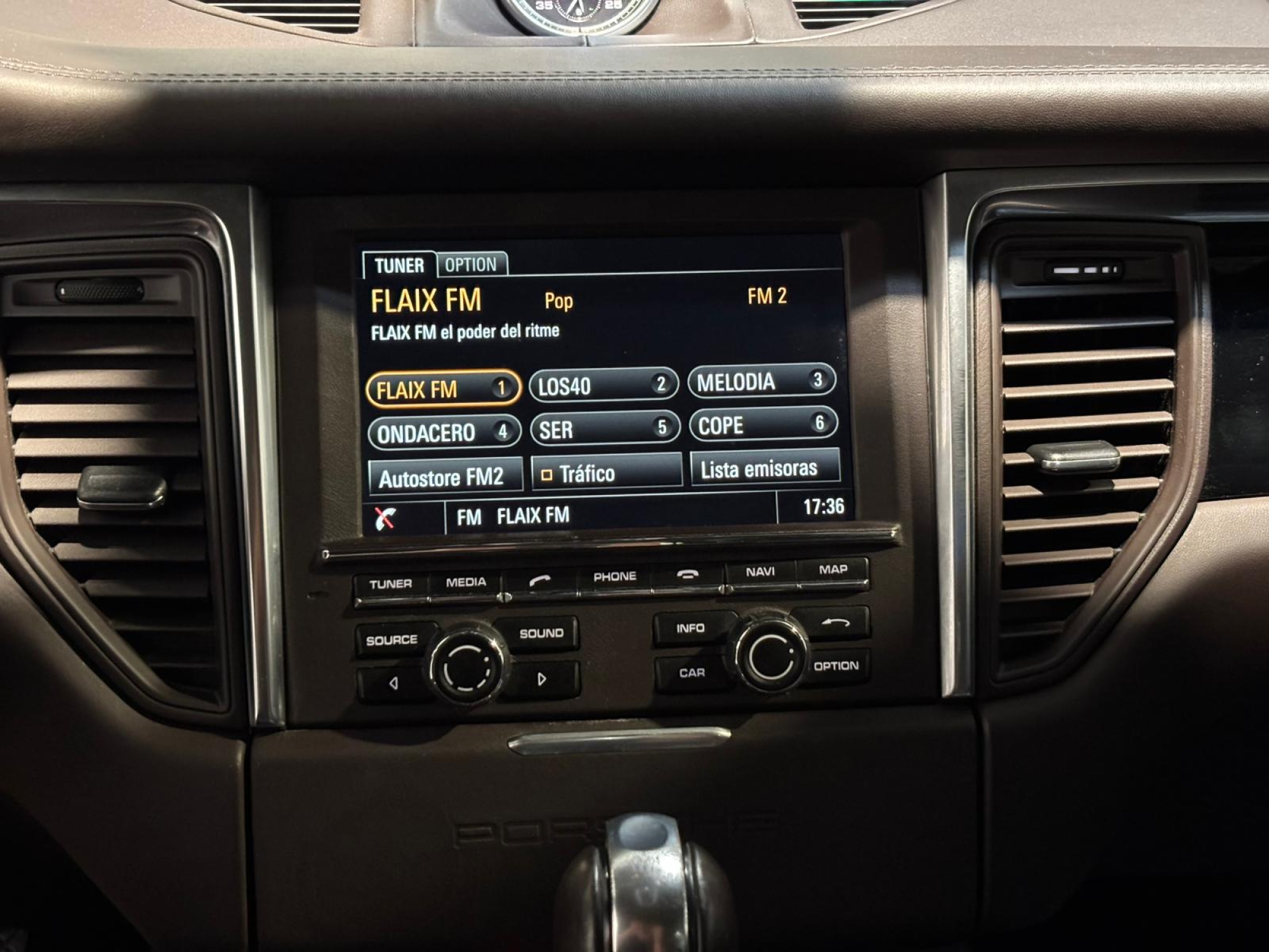 PORSCHE MACAN TURBO