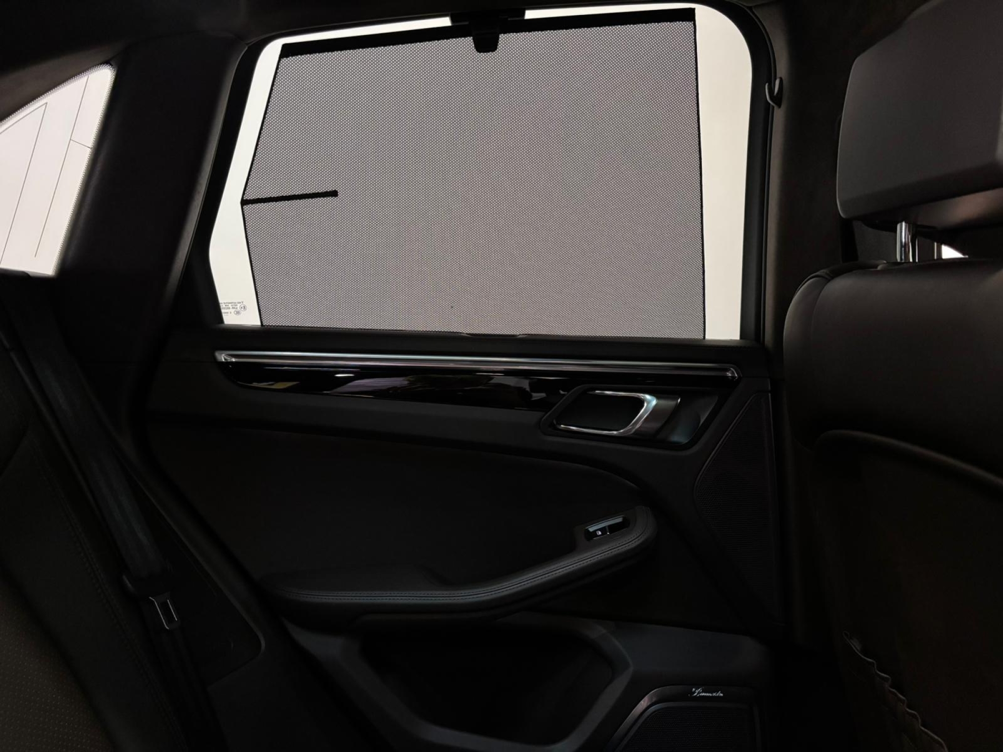 PORSCHE MACAN TURBO
