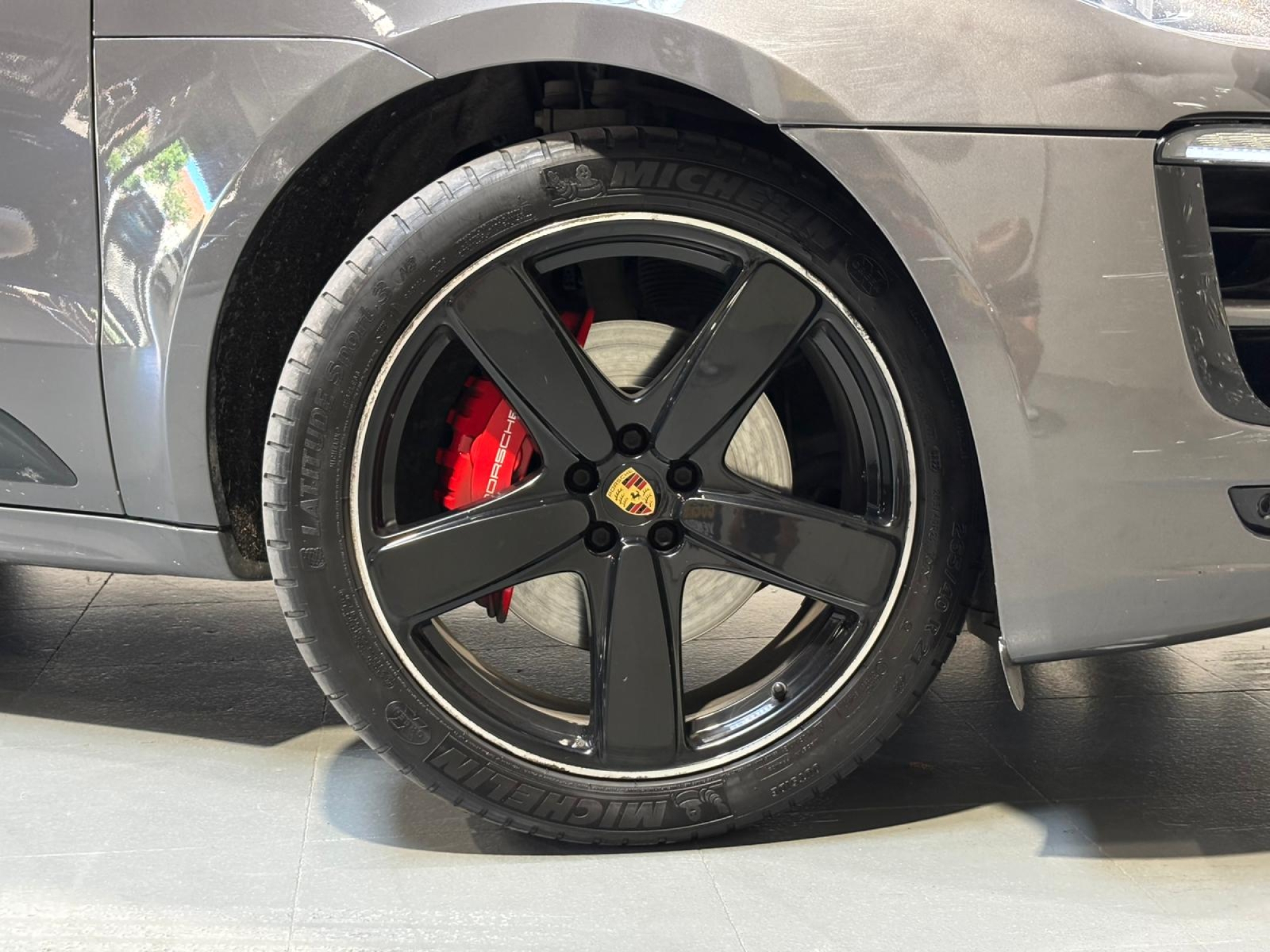 PORSCHE MACAN TURBO