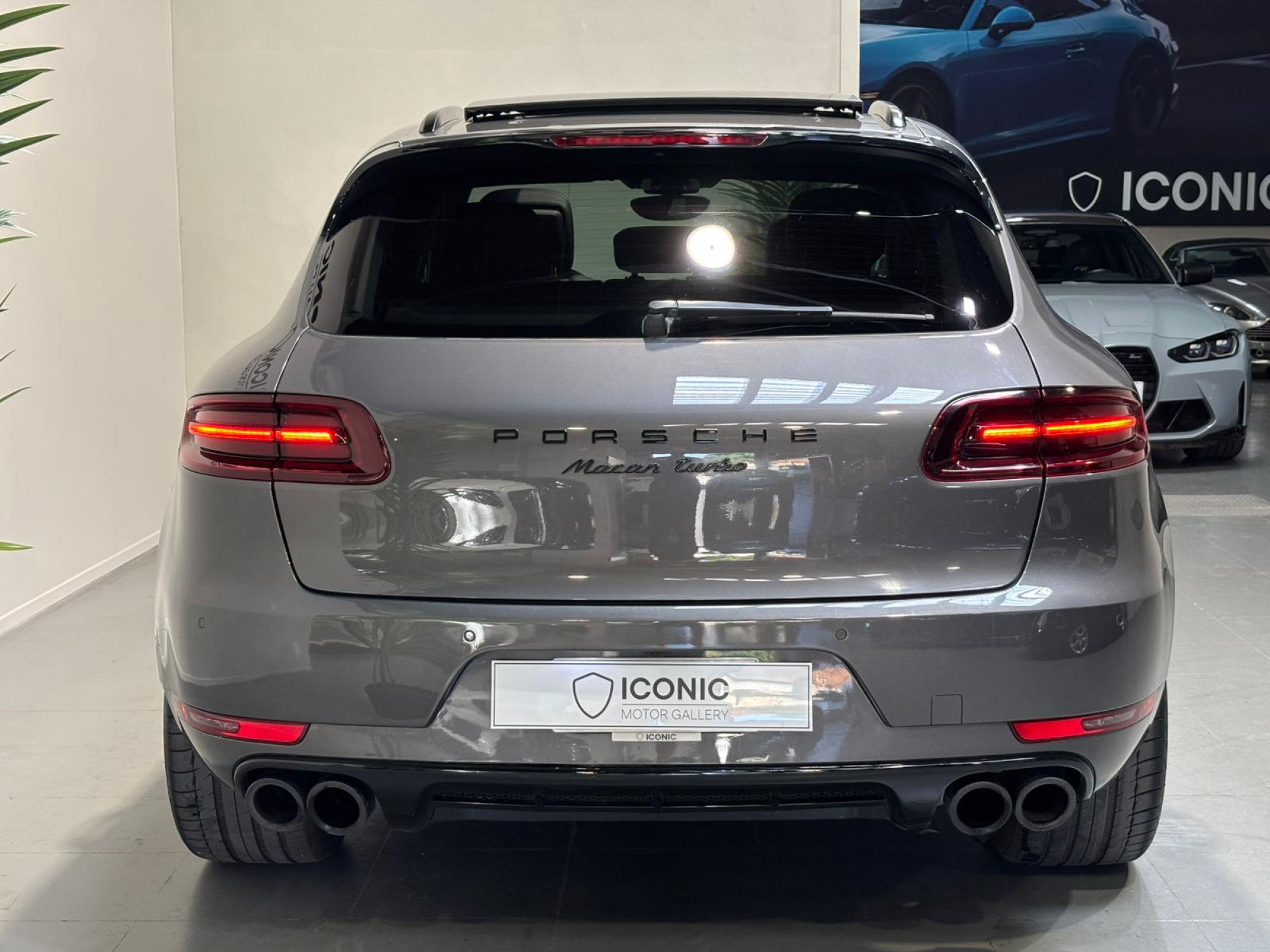 PORSCHE MACAN TURBO