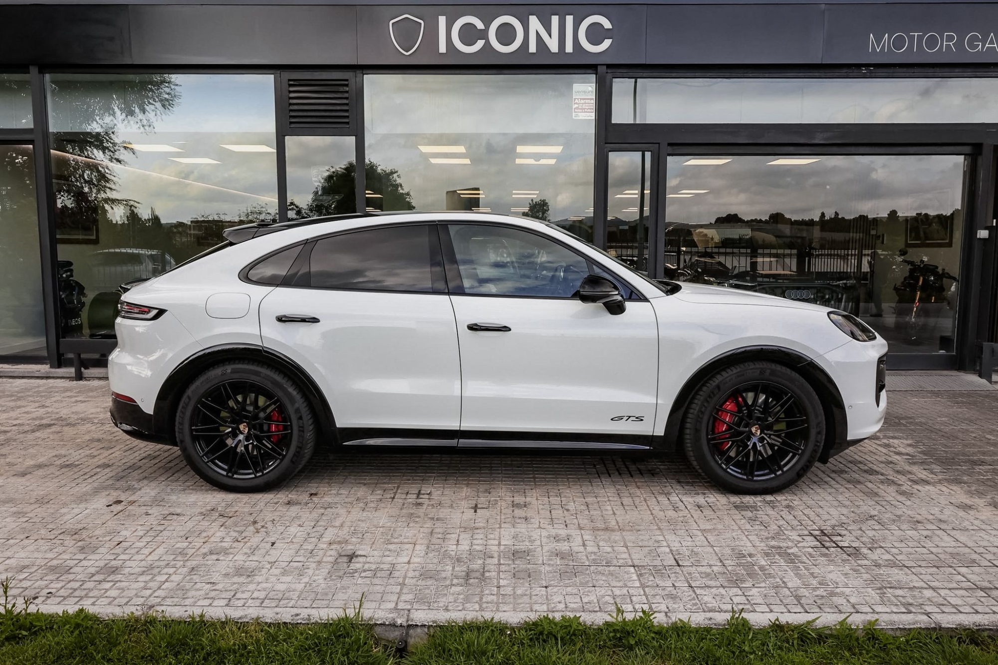 PORSCHE CAYENNE GTS COUPE