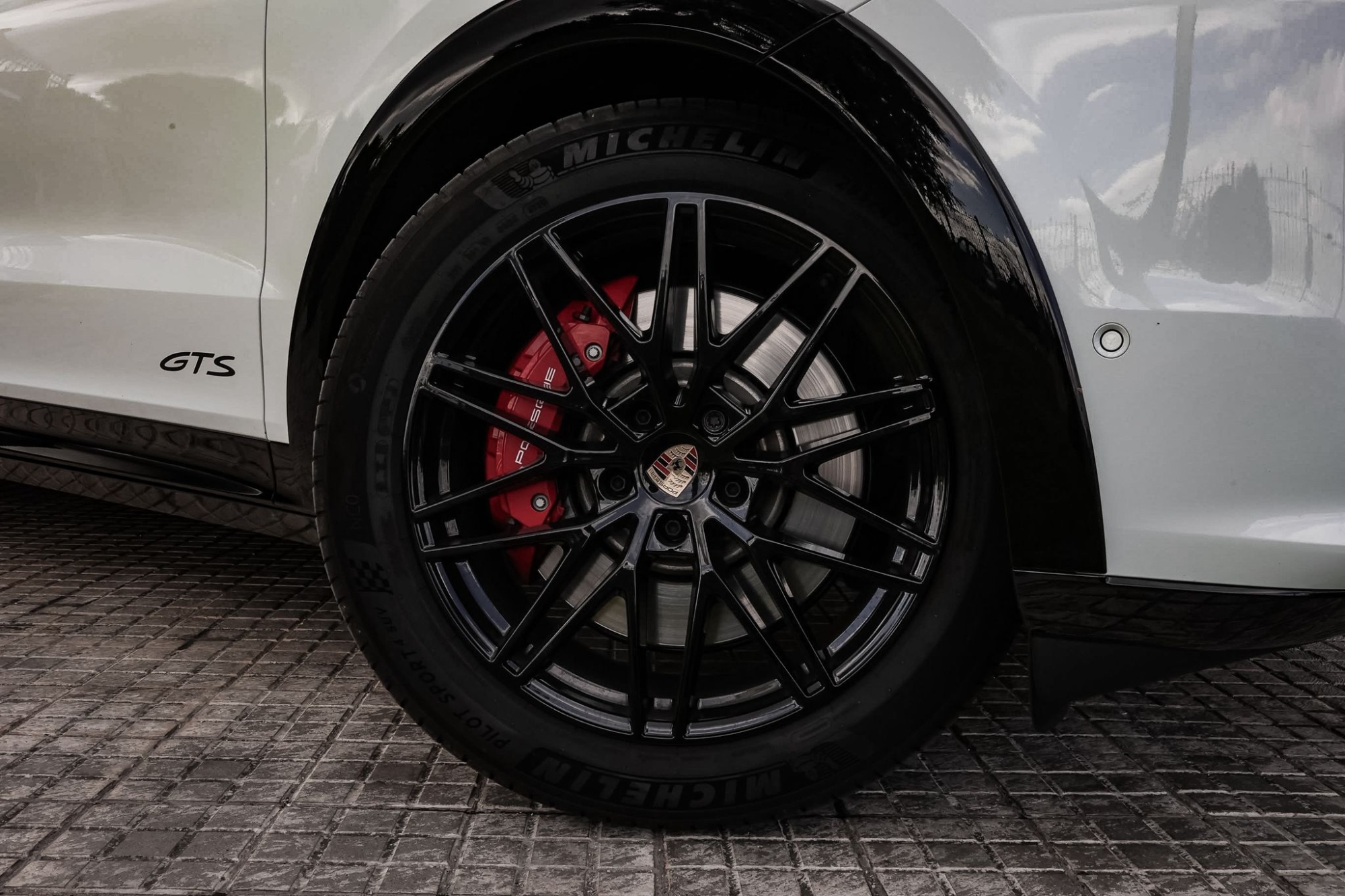 PORSCHE CAYENNE GTS COUPE