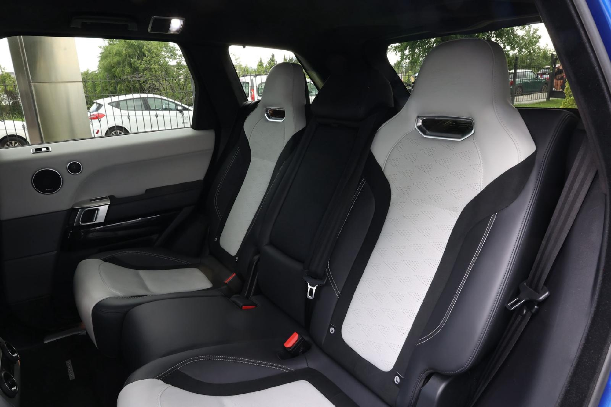 LAND ROVER RANGE ROVER SPORT SVR