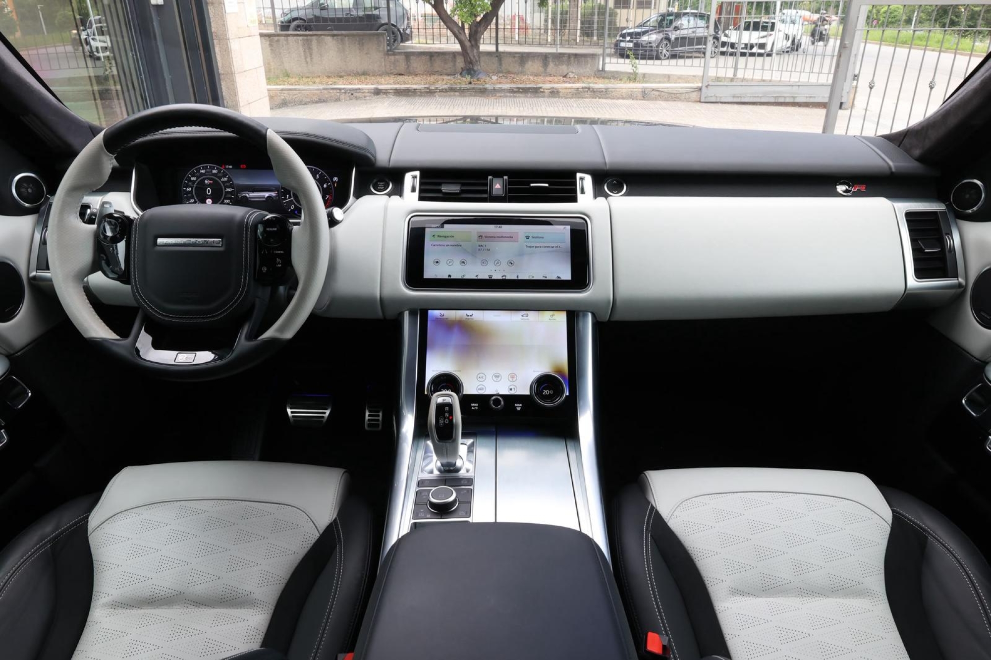 LAND ROVER RANGE ROVER SPORT SVR