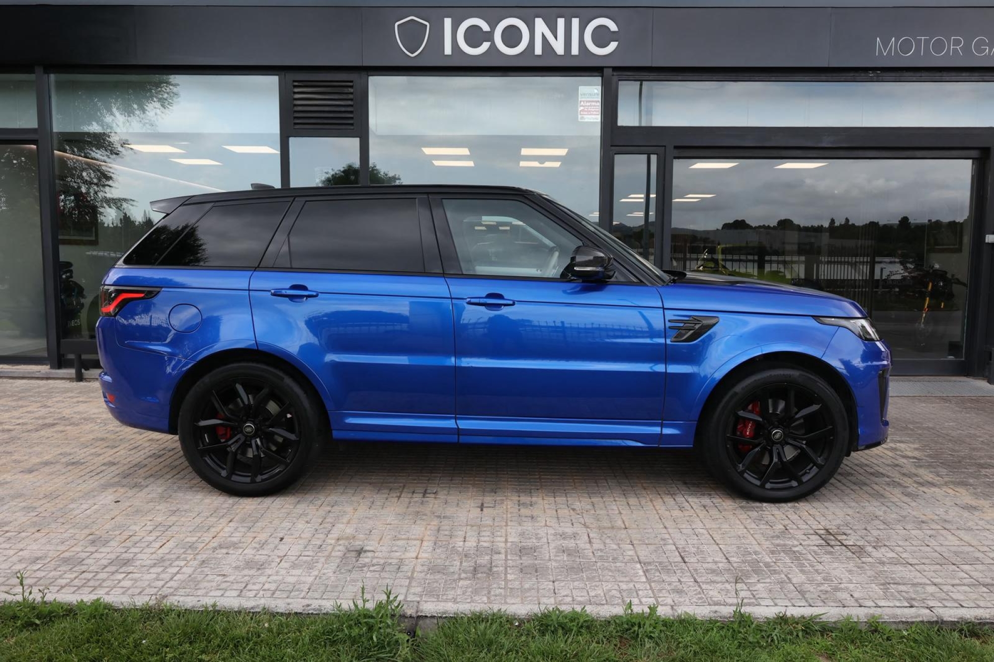 LAND ROVER RANGE ROVER SPORT SVR