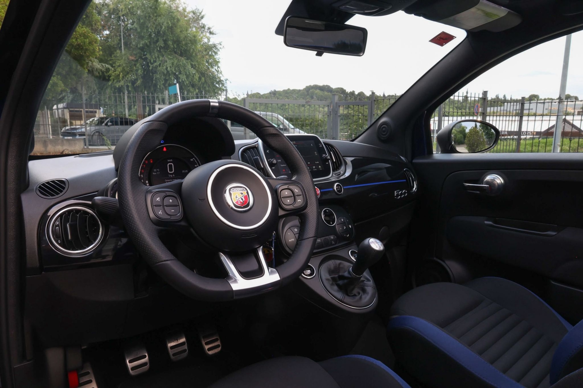 ABARTH 595 CABRIO ED. MONSTER ENERGY YAMAHA
