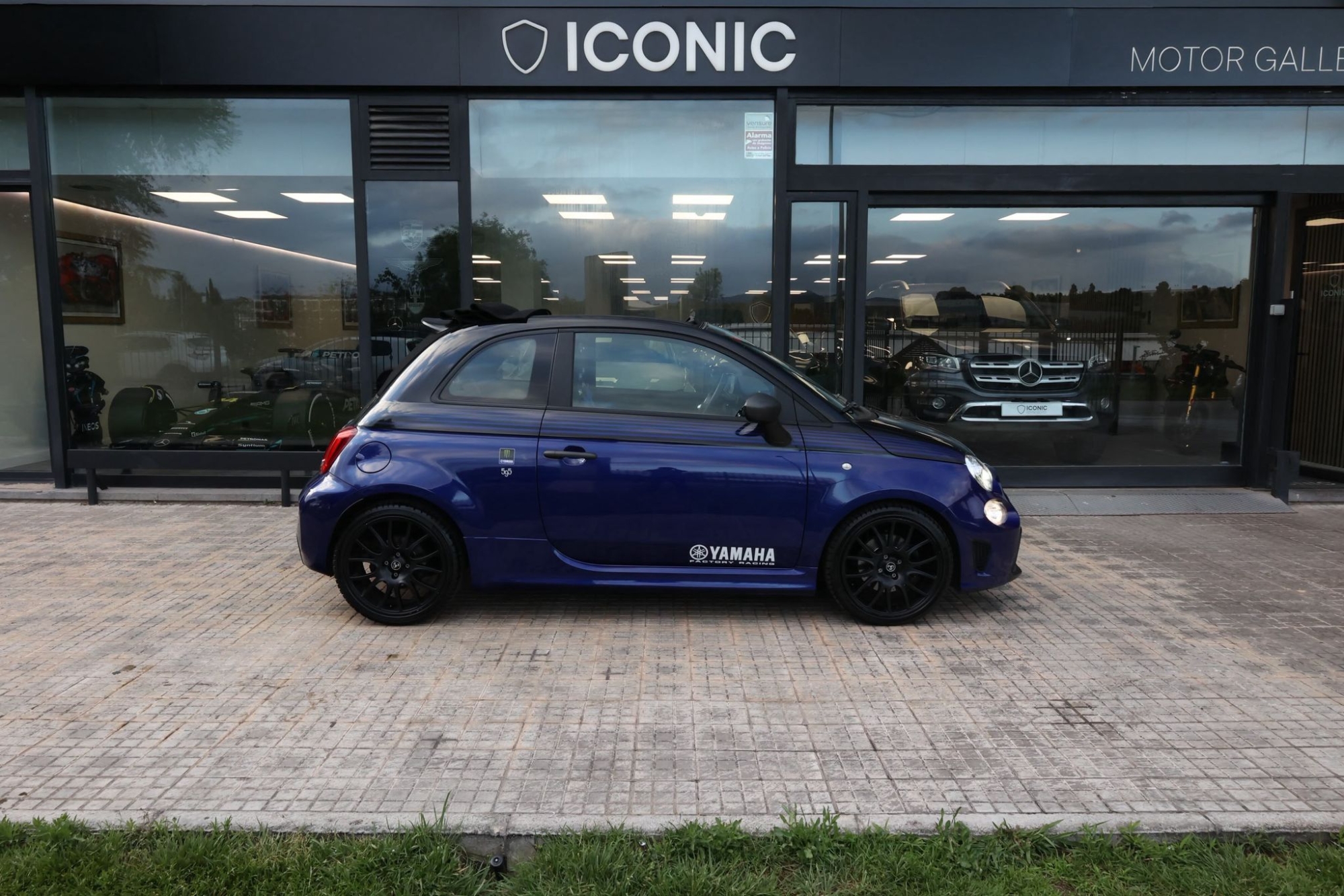 ABARTH 595 CABRIO ED. MONSTER ENERGY YAMAHA