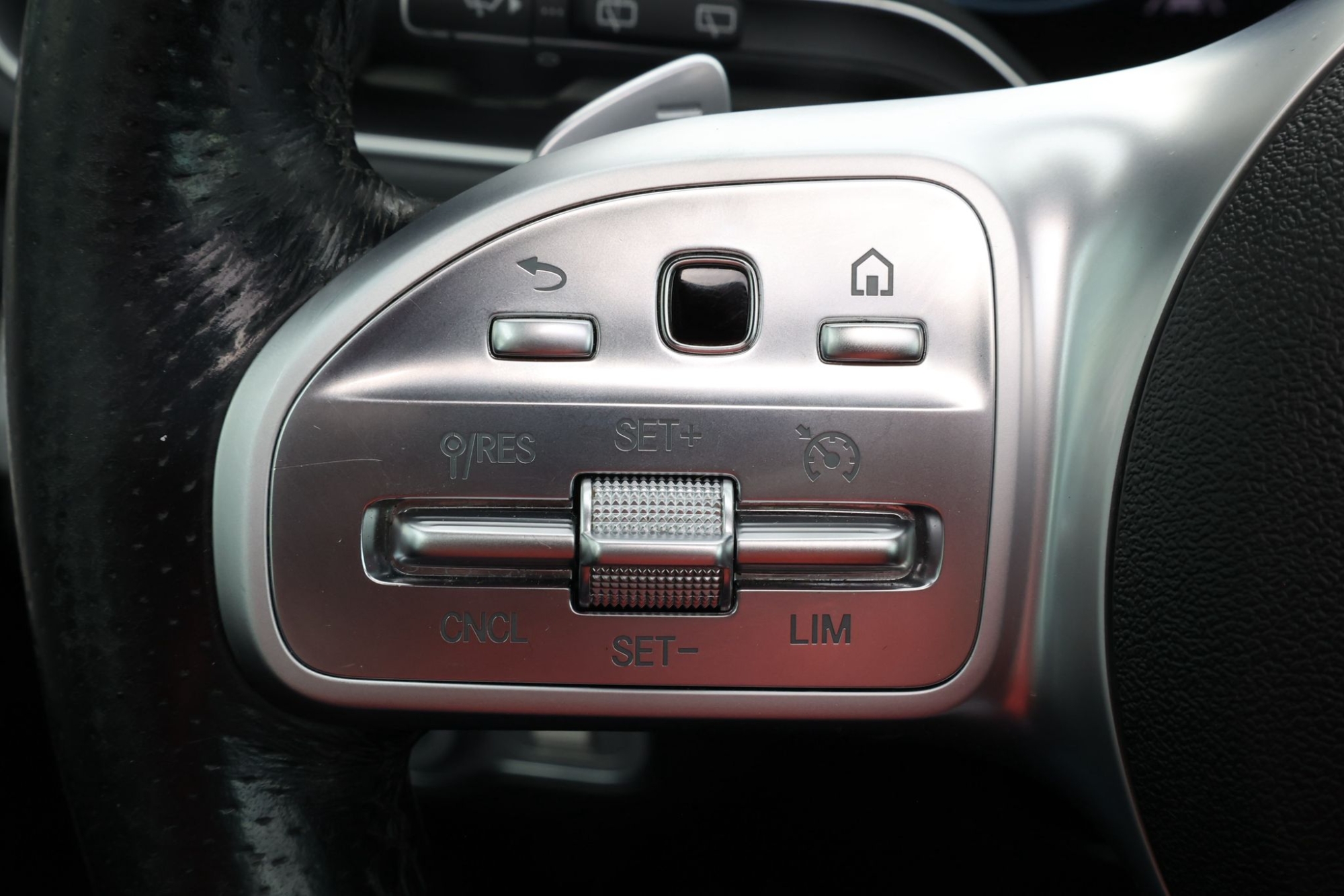 MERCEDES-BENZ GLS 400d 4MATIC