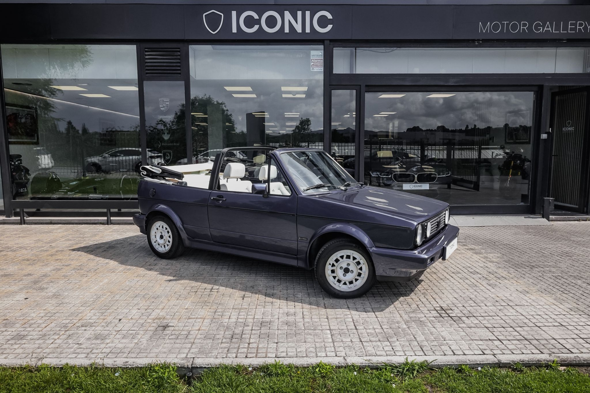 VOLKSWAGEN GOLF MK1 CABRIOLET