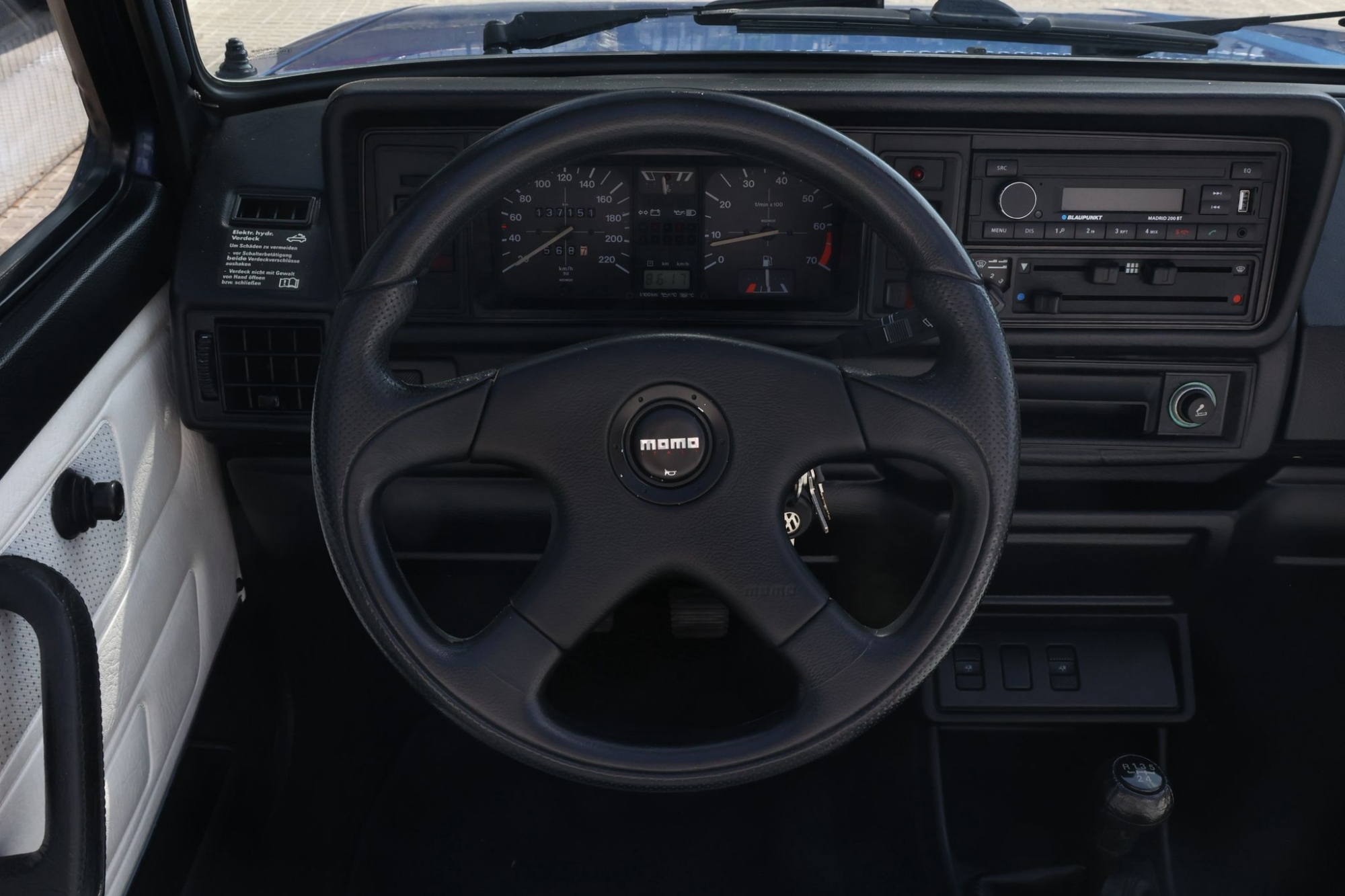 VOLKSWAGEN GOLF MK1 CABRIOLET