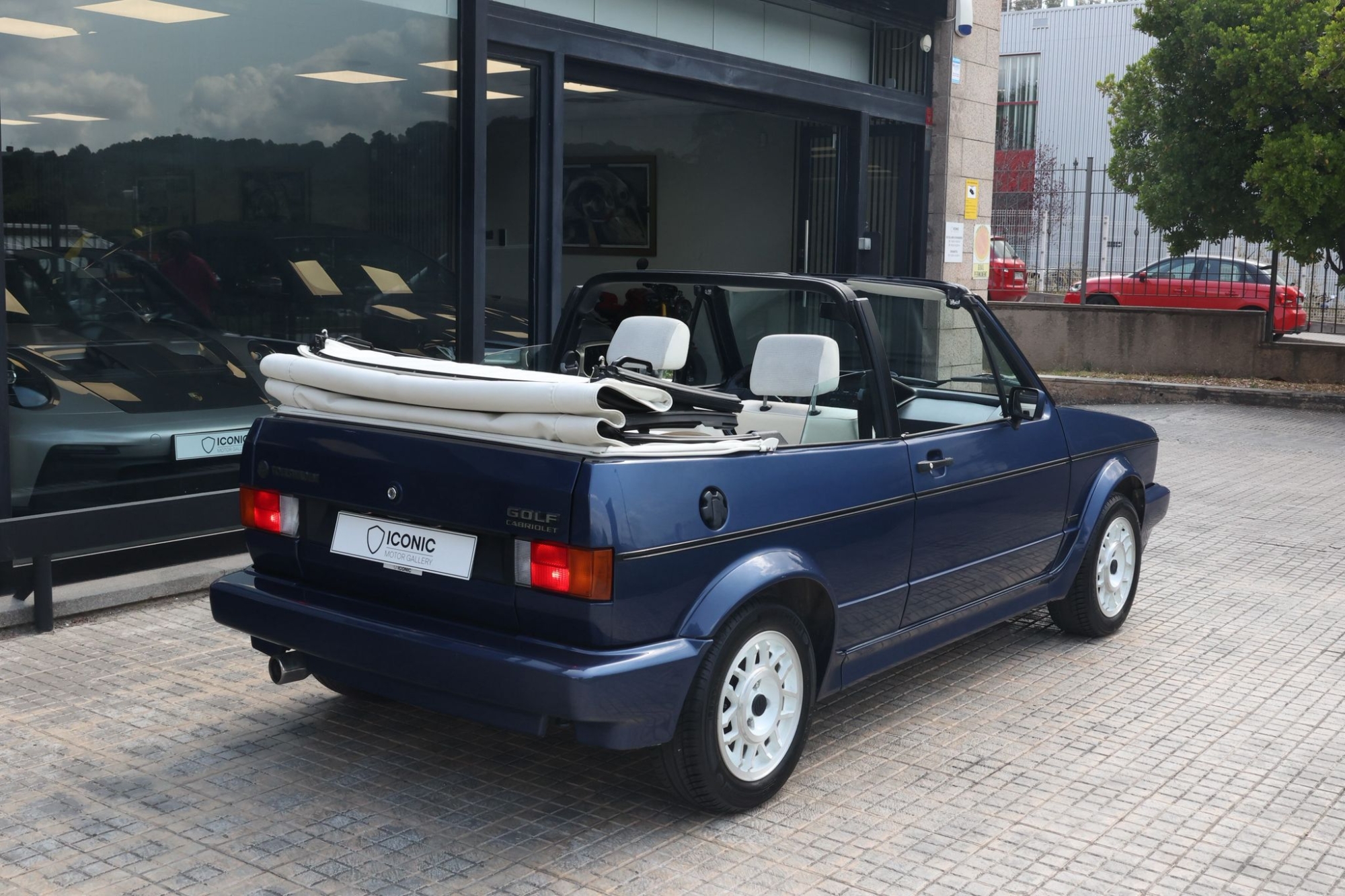 VOLKSWAGEN GOLF MK1 CABRIOLET