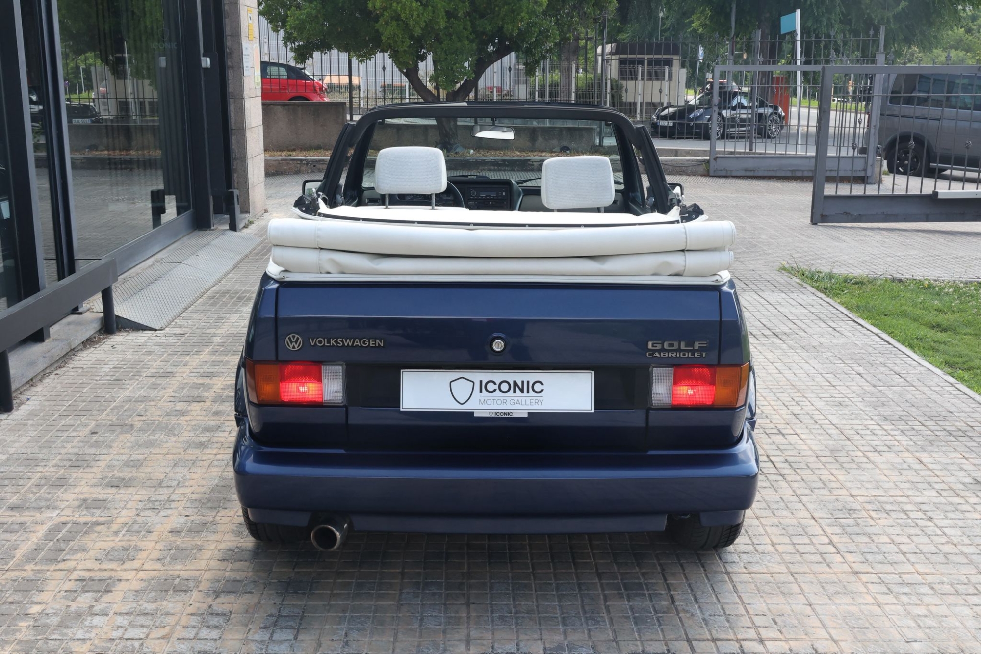 VOLKSWAGEN GOLF MK1 CABRIOLET