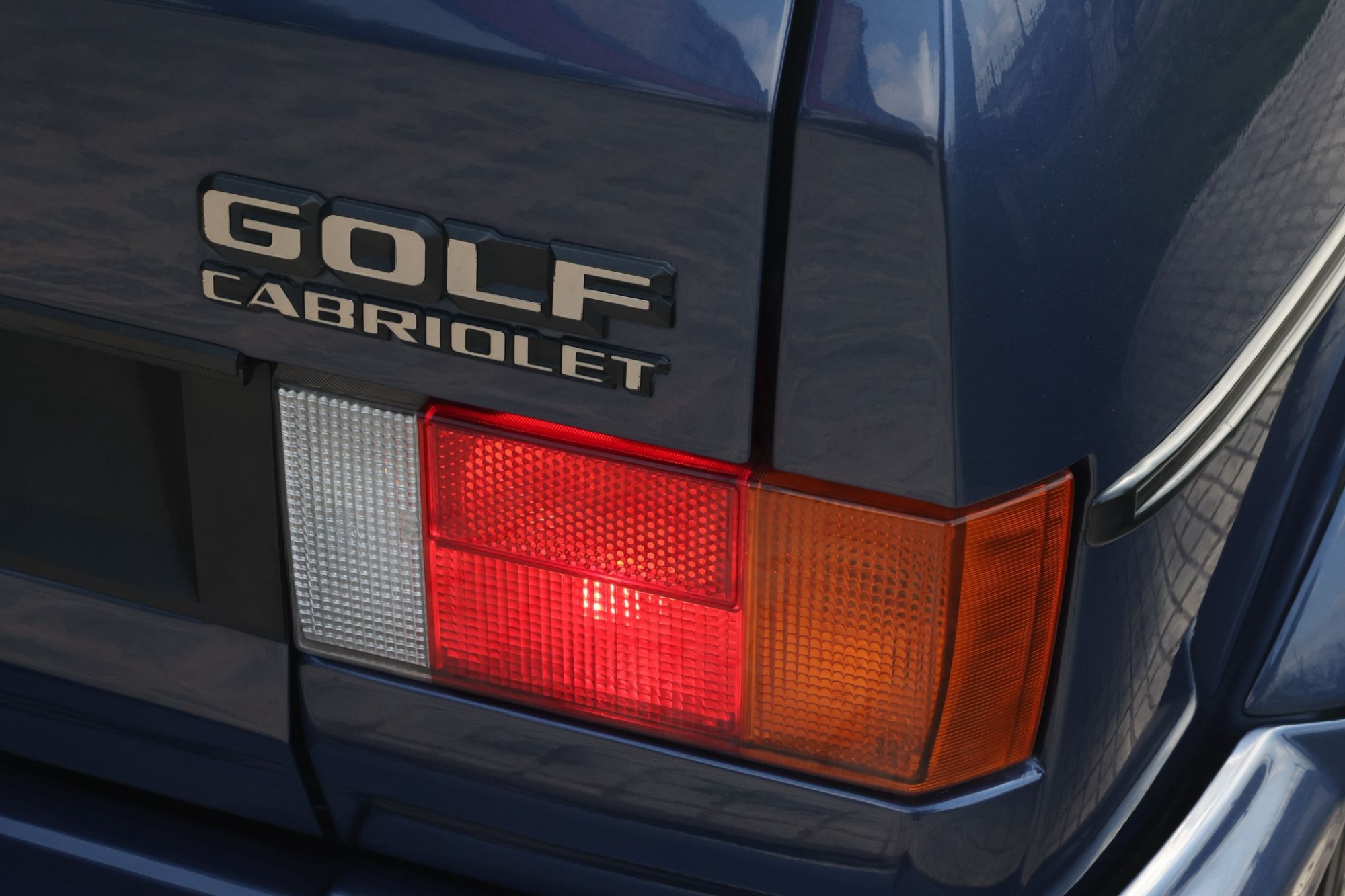 VOLKSWAGEN GOLF MK1 CABRIOLET
