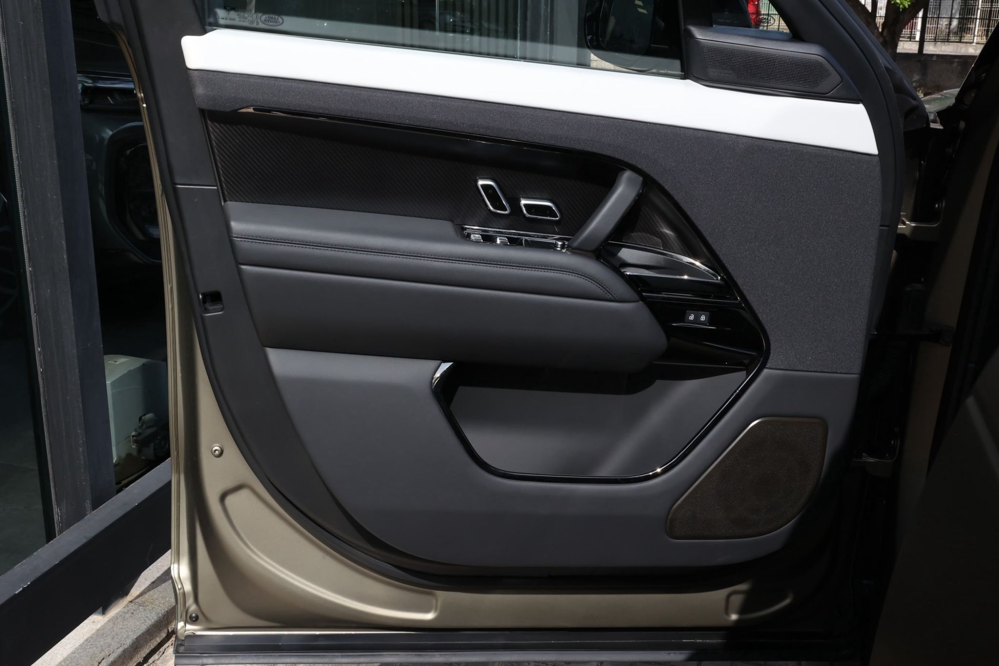 LAND-ROVER RANGE ROVER SPORT SV EDITION ONE