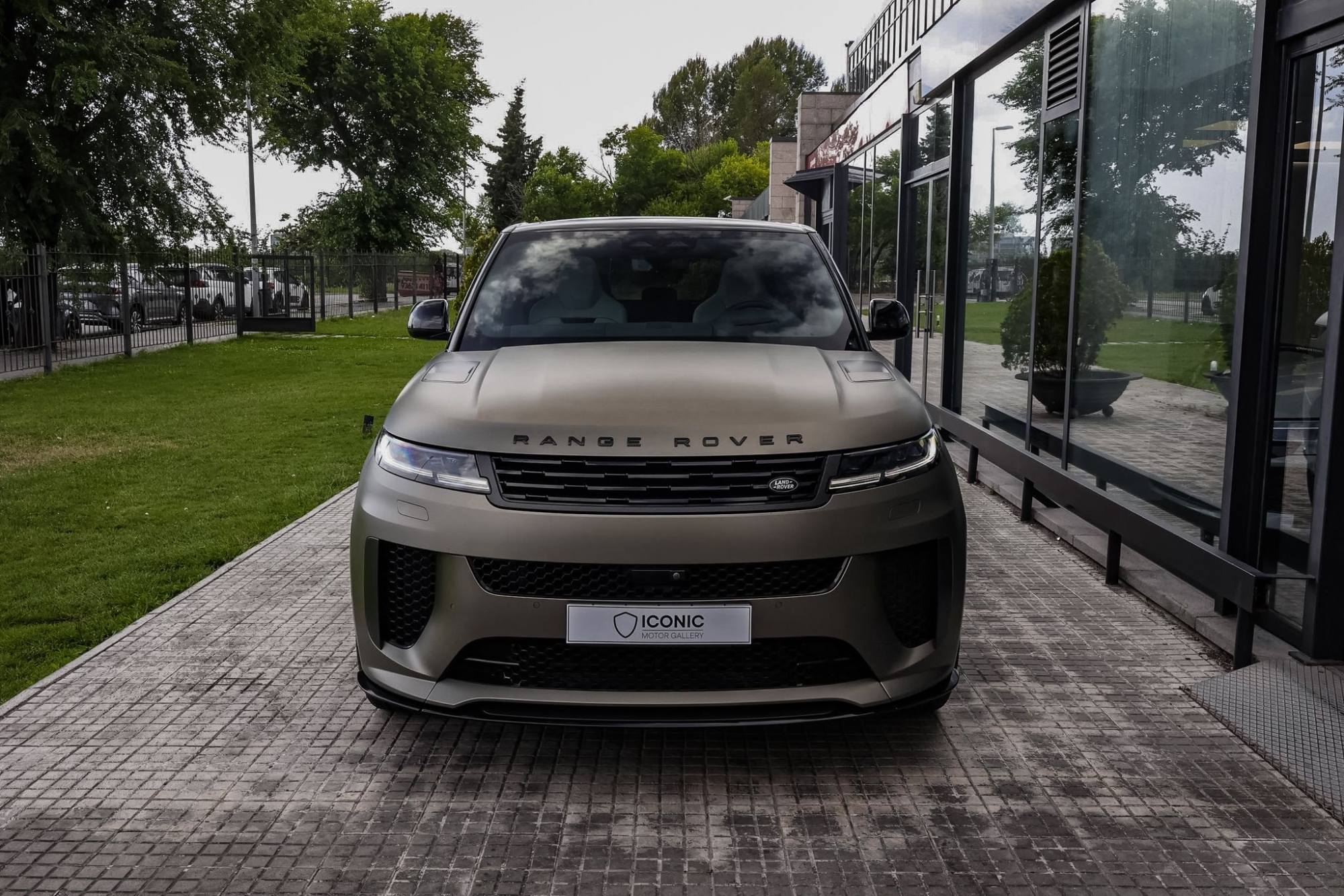 LAND-ROVER RANGE ROVER SPORT SV EDITION ONE