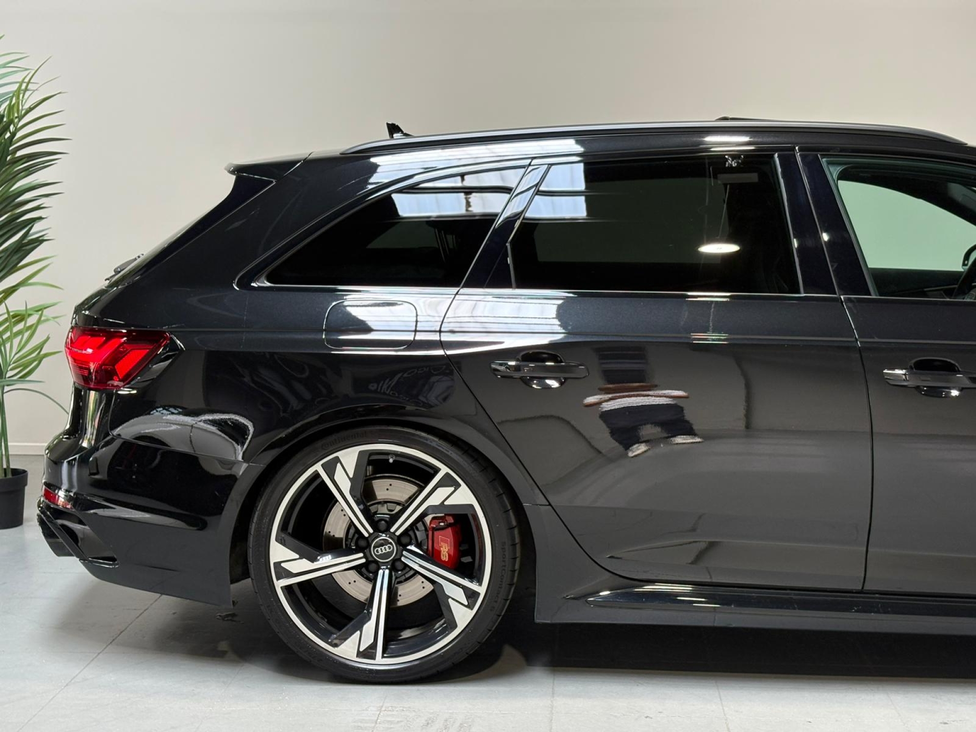 AUDI RS4 AVANT