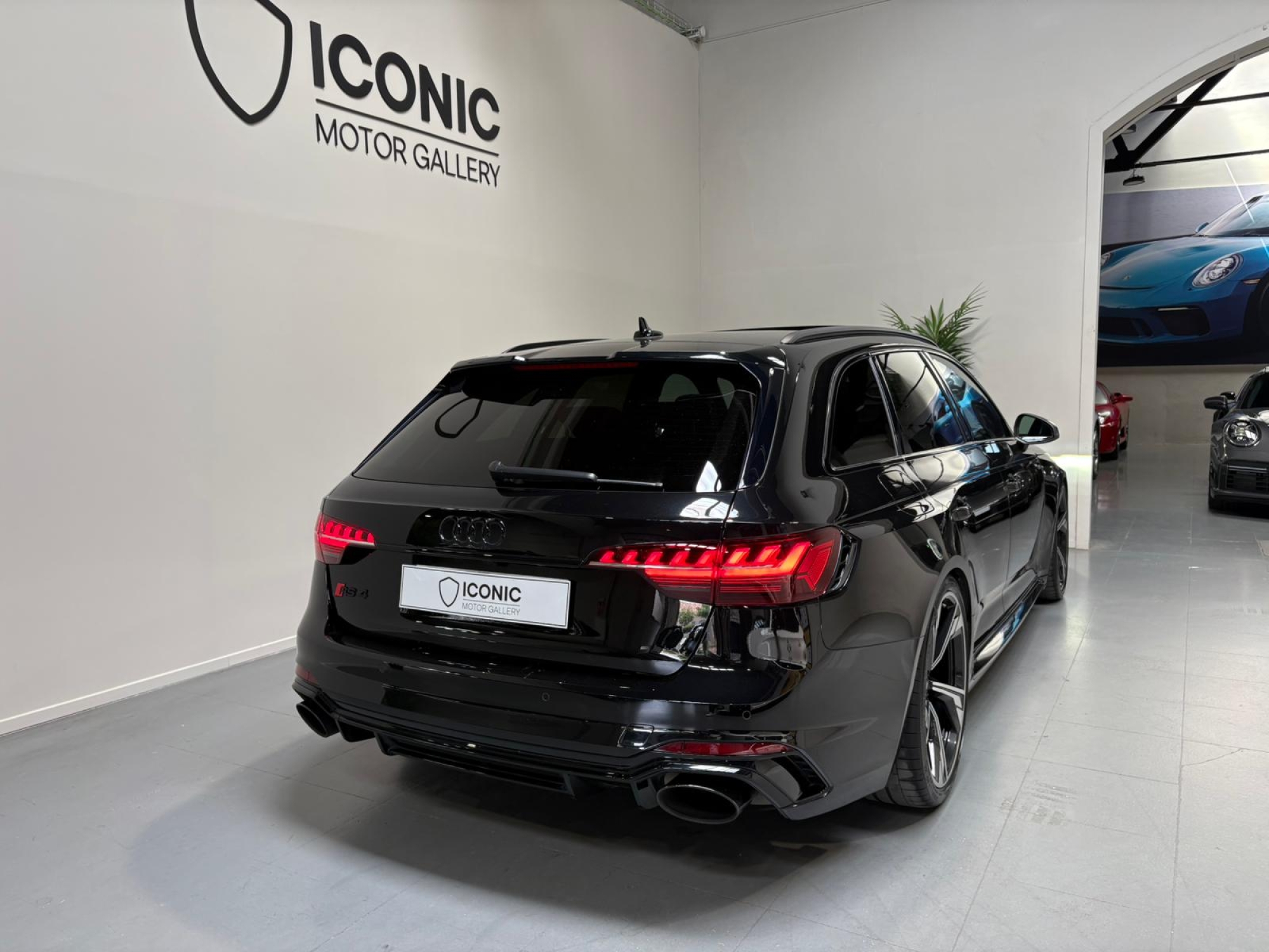 AUDI RS4 AVANT
