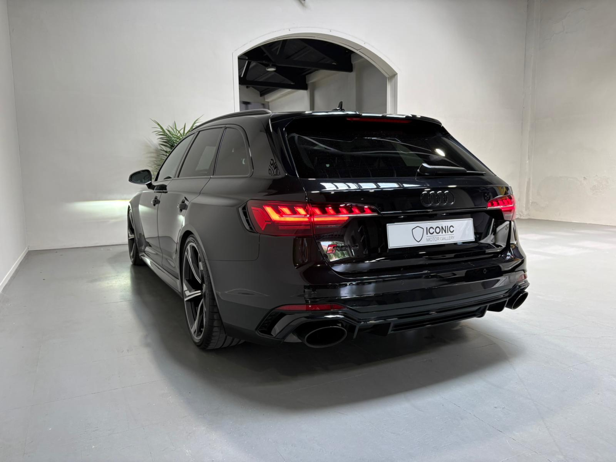 AUDI RS4 AVANT