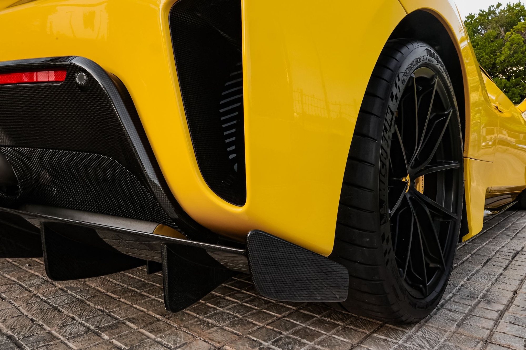 FERRARI 488 PISTA DCT